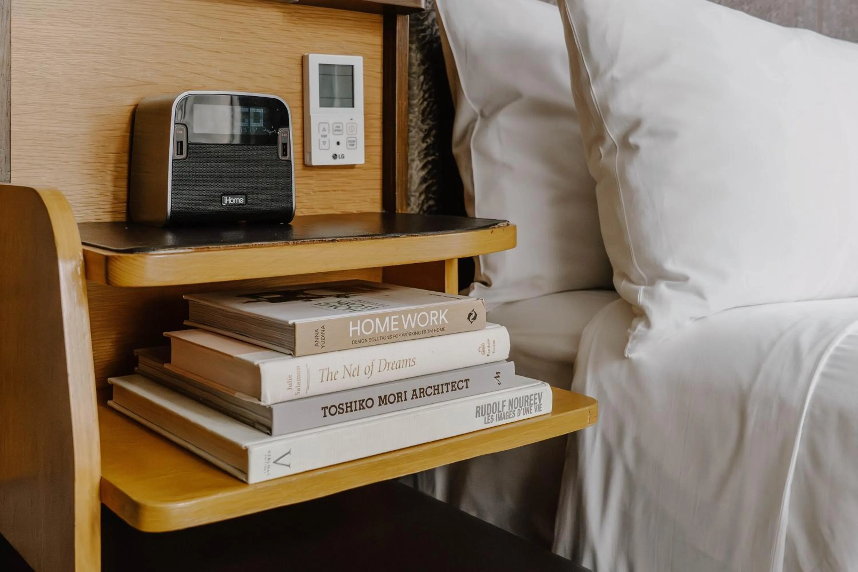 Bedroom, Bed in The Jewel Hotel, New York