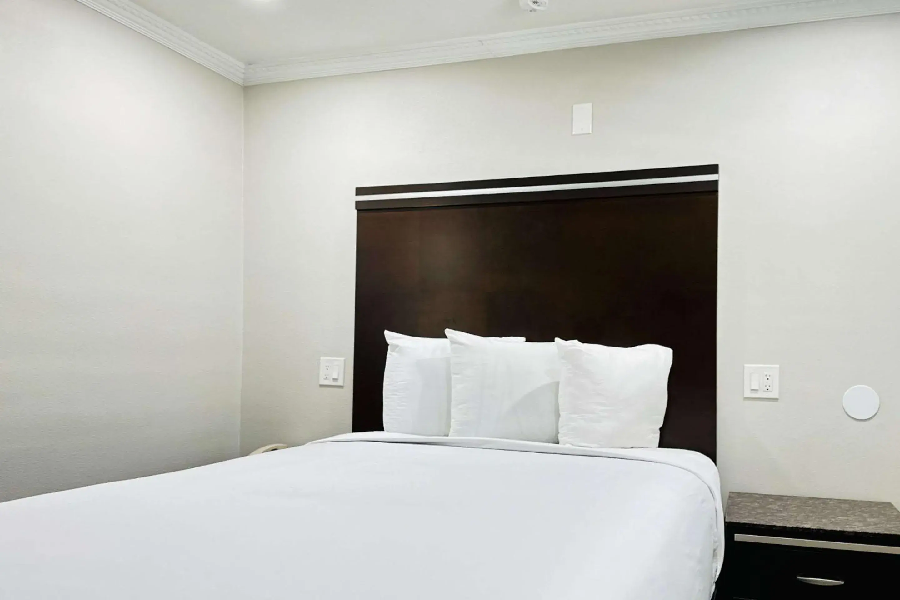 Standard Room, 1 Queen Bed, Non Smoking in Rodeway Inn Lemon Grove San Diego East Standard Room, 1 Queen Bed, Non Smoking in Rodeway Inn Lemon Grove San Diego East