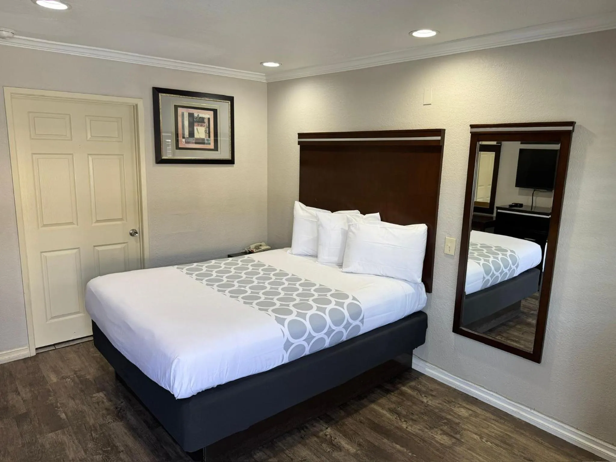 Bed in Rodeway Inn Lemon Grove San Diego East