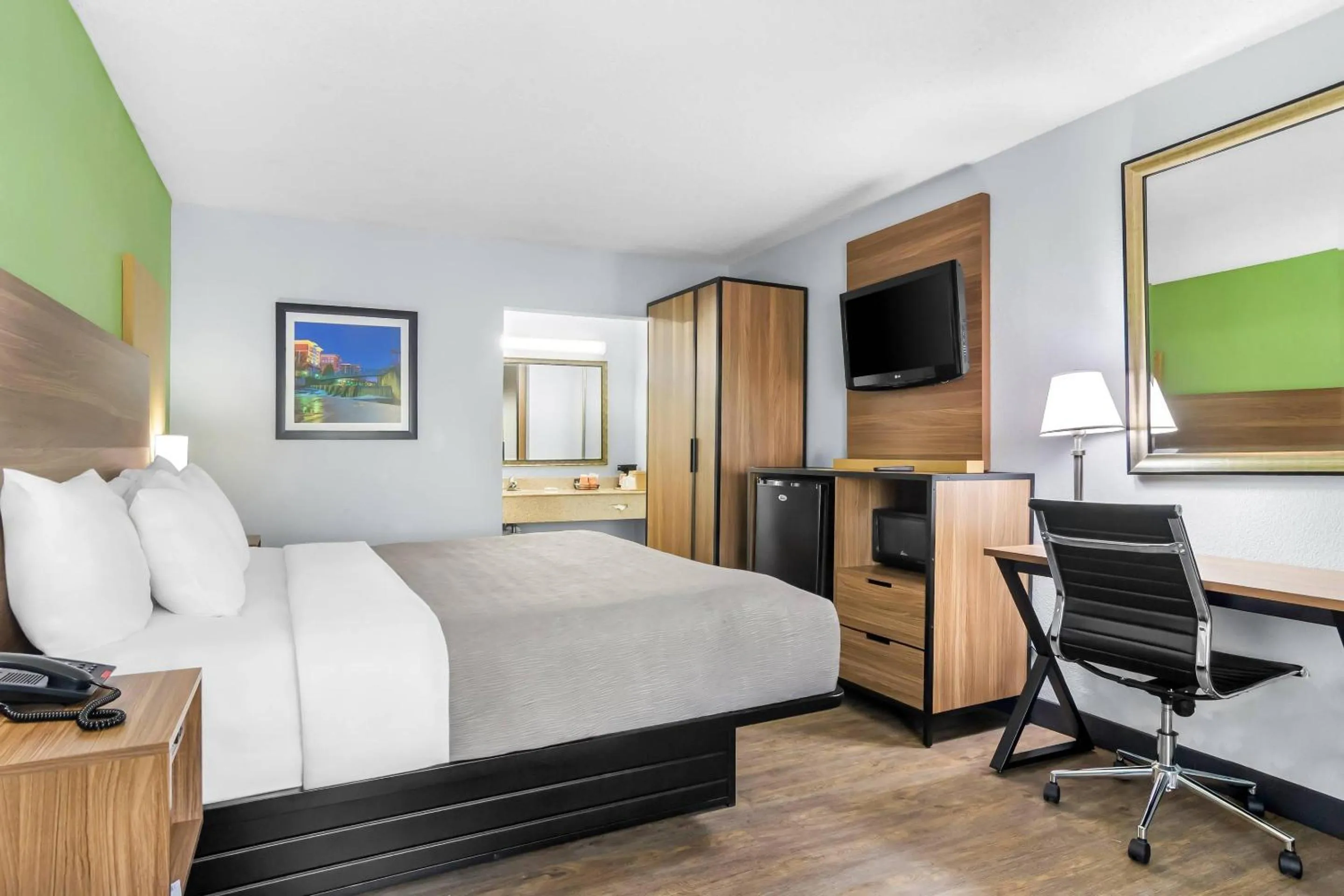 Bedroom, Bed in Quality Inn & Suites Greenville - Haywood Mall