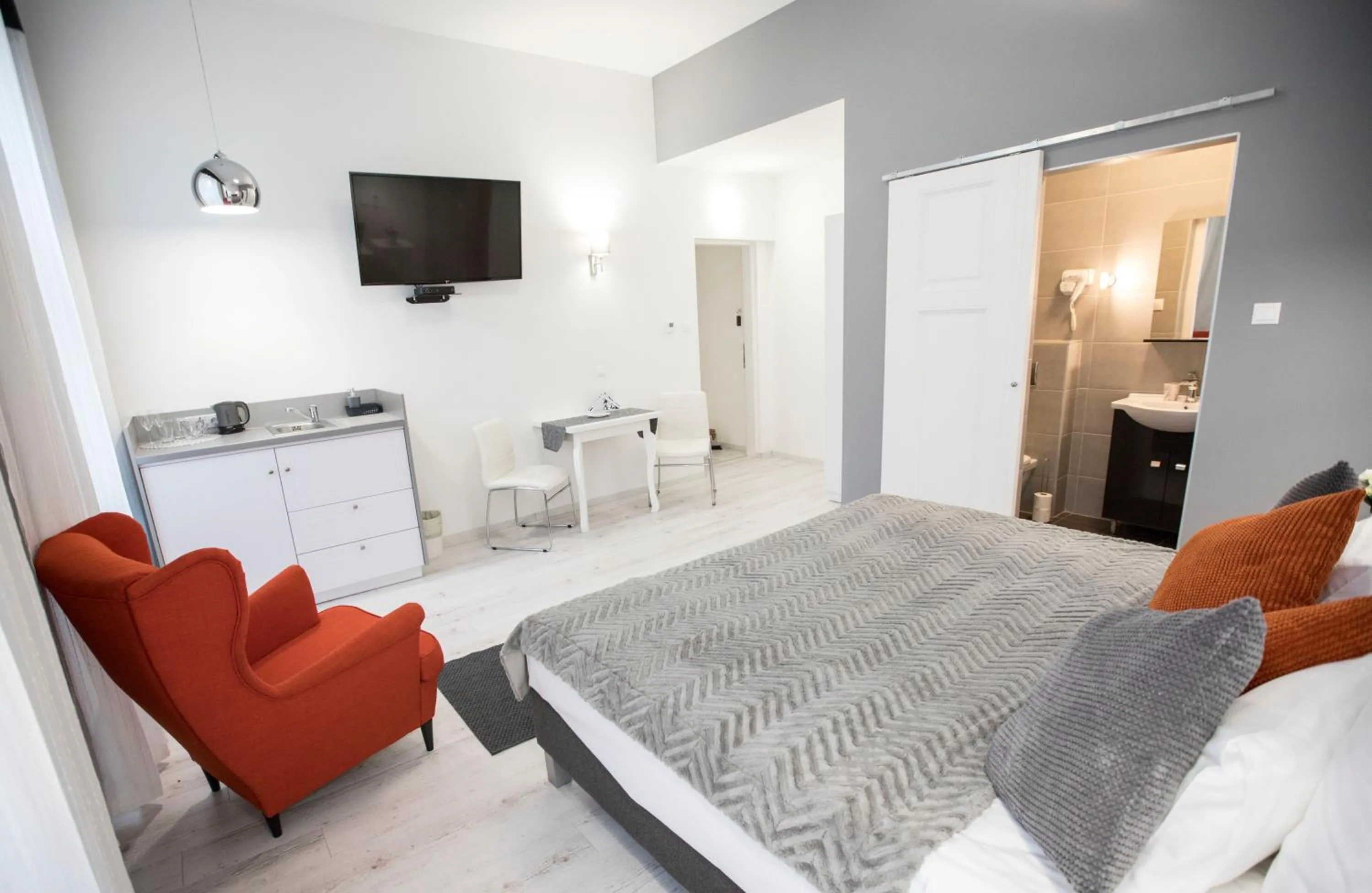 Photo of the whole room, Bed in City Center Stúdió Apartmanok