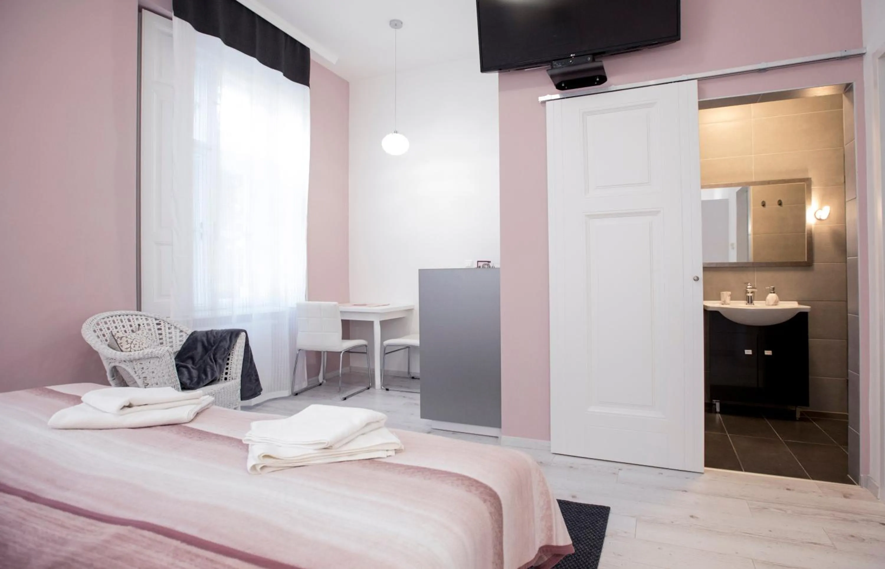 Photo of the whole room, Bed in City Center Stúdió Apartmanok