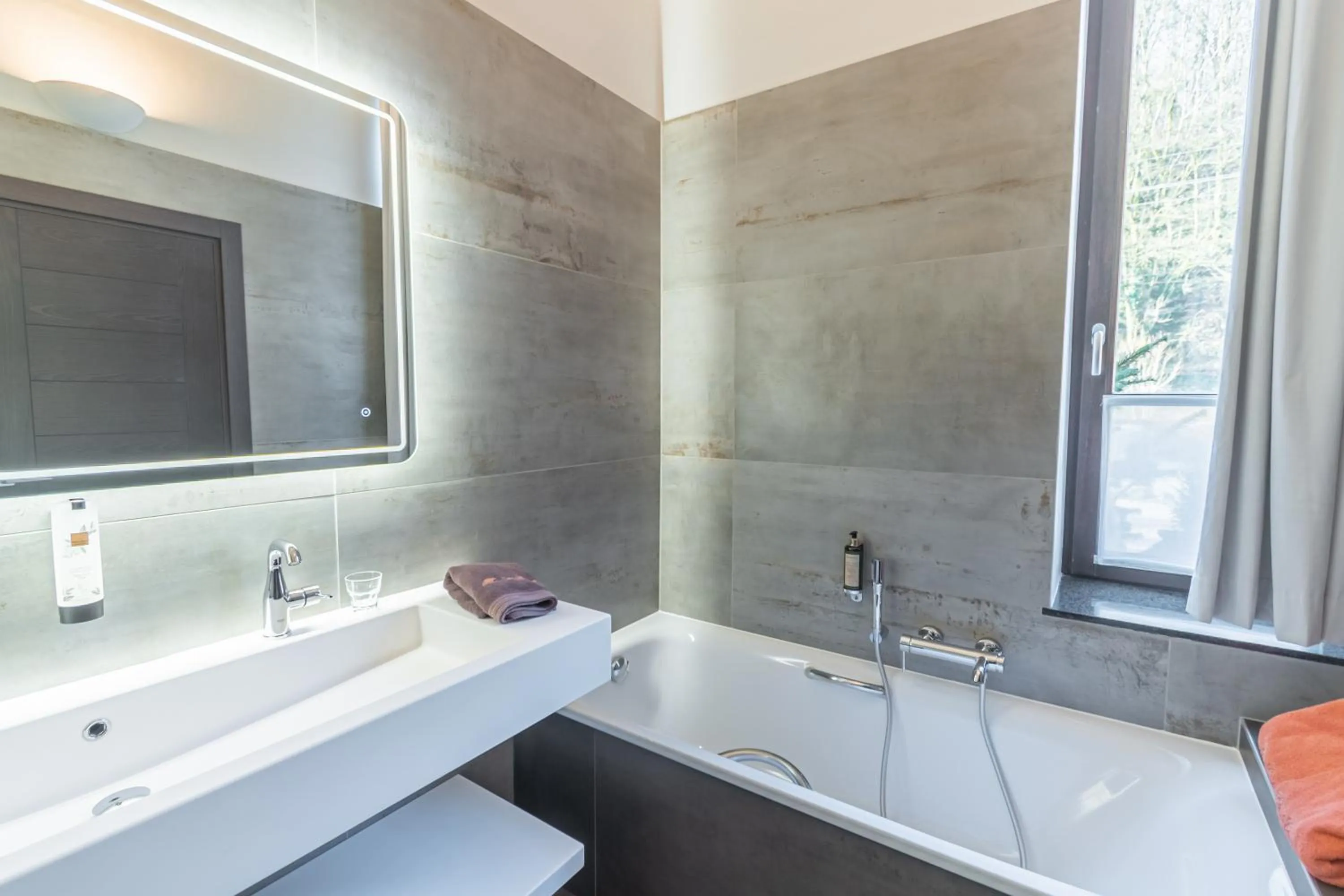 Bathroom in Hotel des Comtes Durbuy
