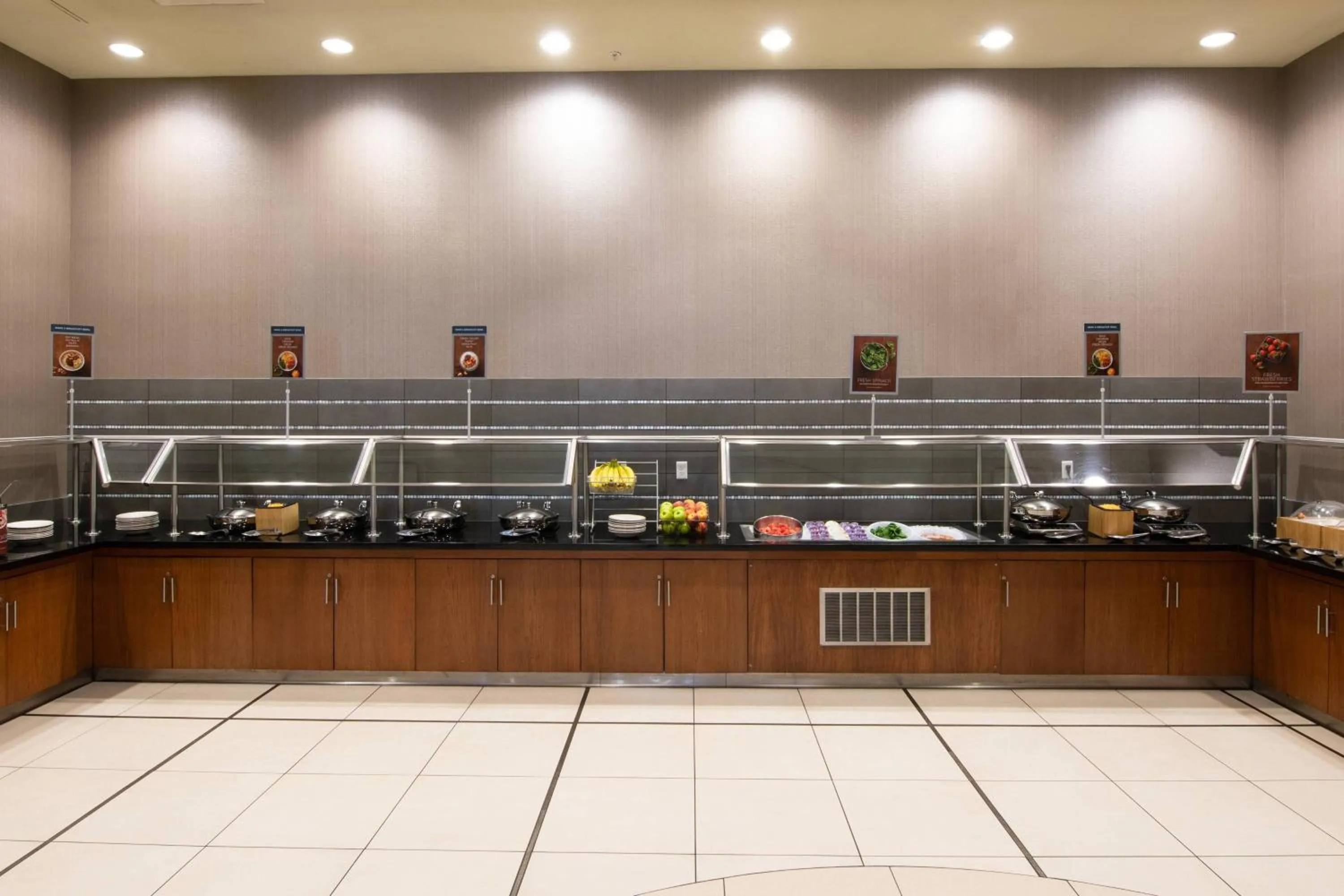 Breakfast in SpringHill Suites by Marriott Las Vegas Convention Center