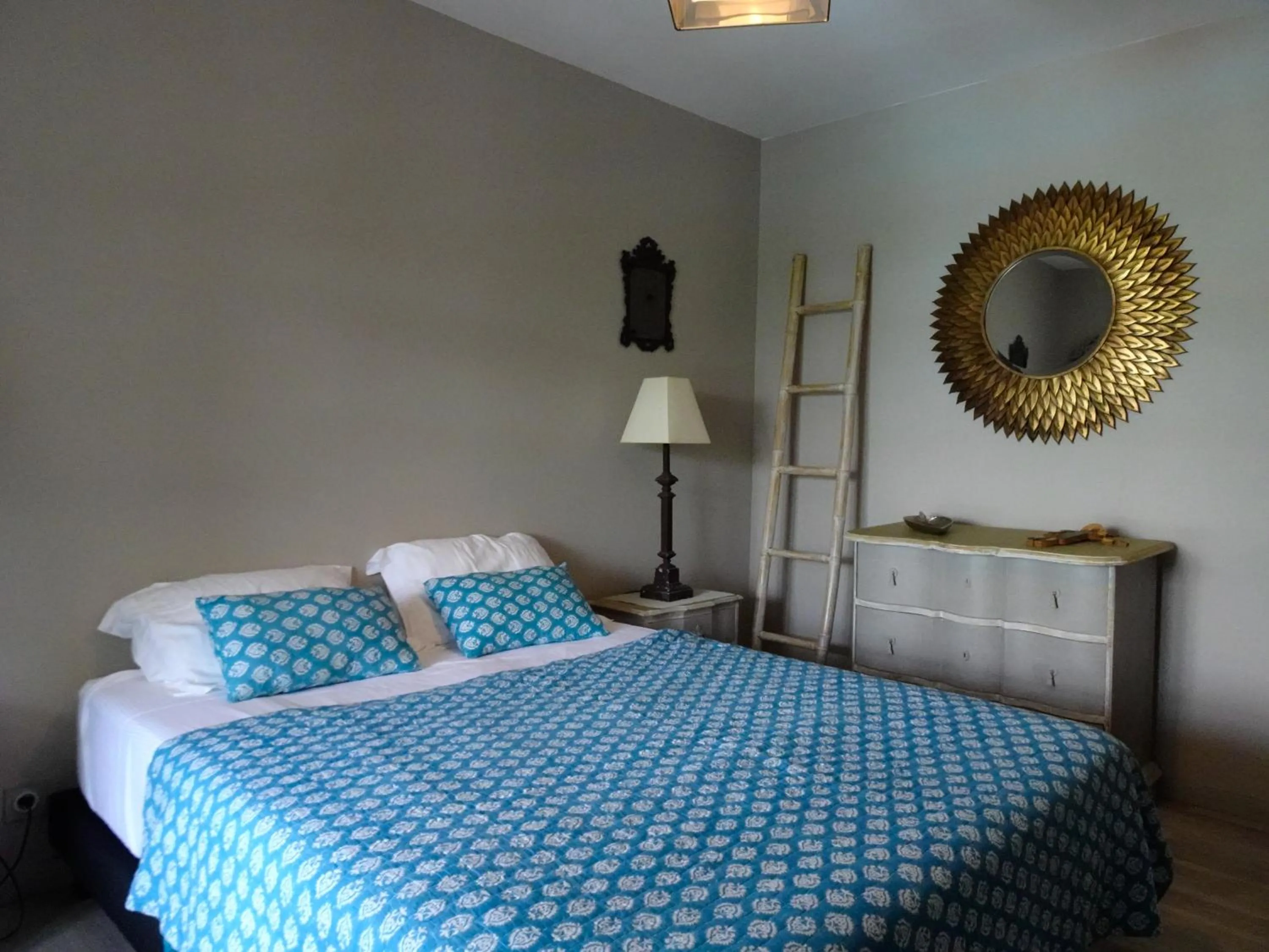 Bed in Belle maison avec piscine dans les hauteurs à Saint Raphael