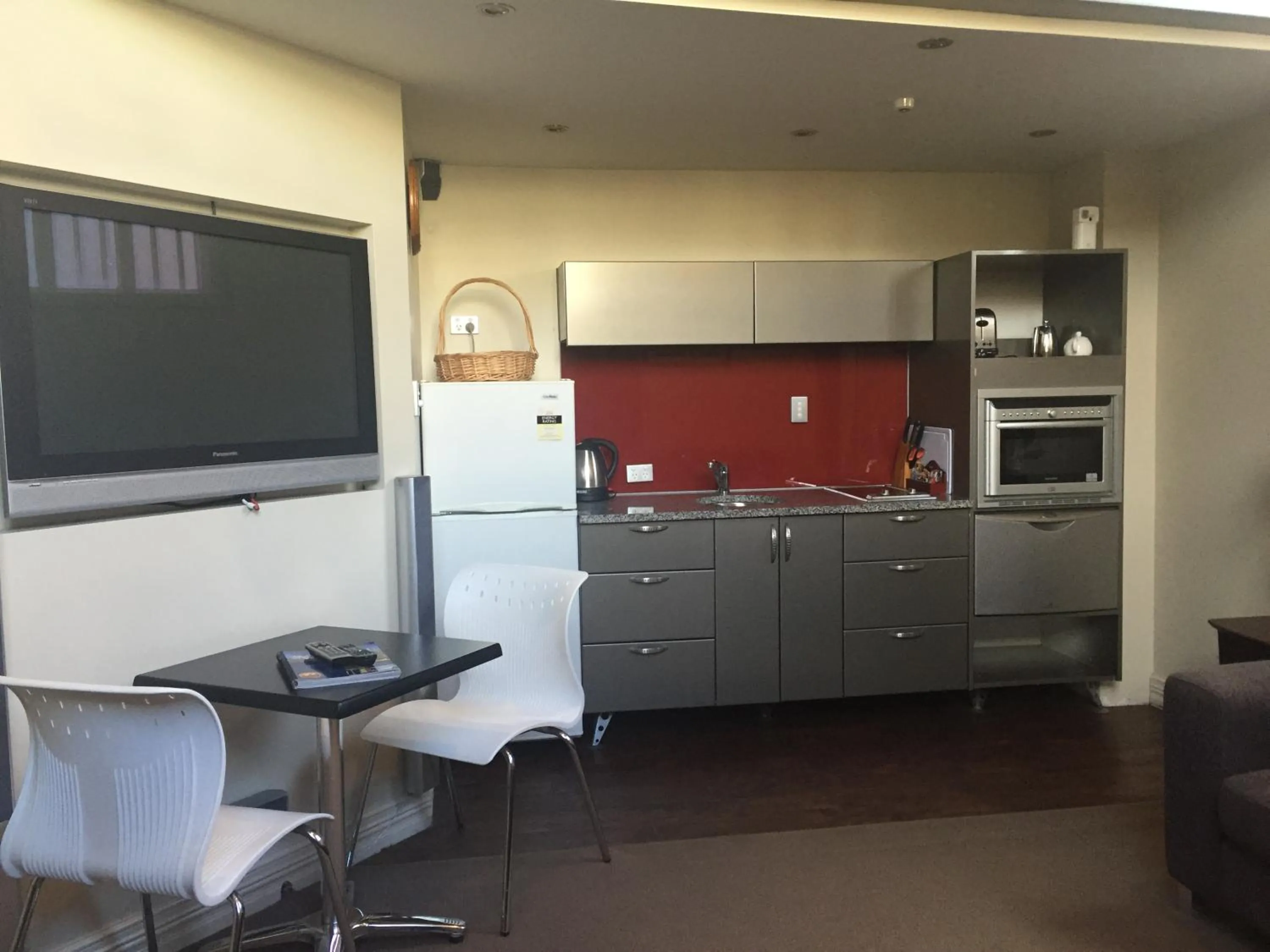 TV and multimedia in Chapel Apartments