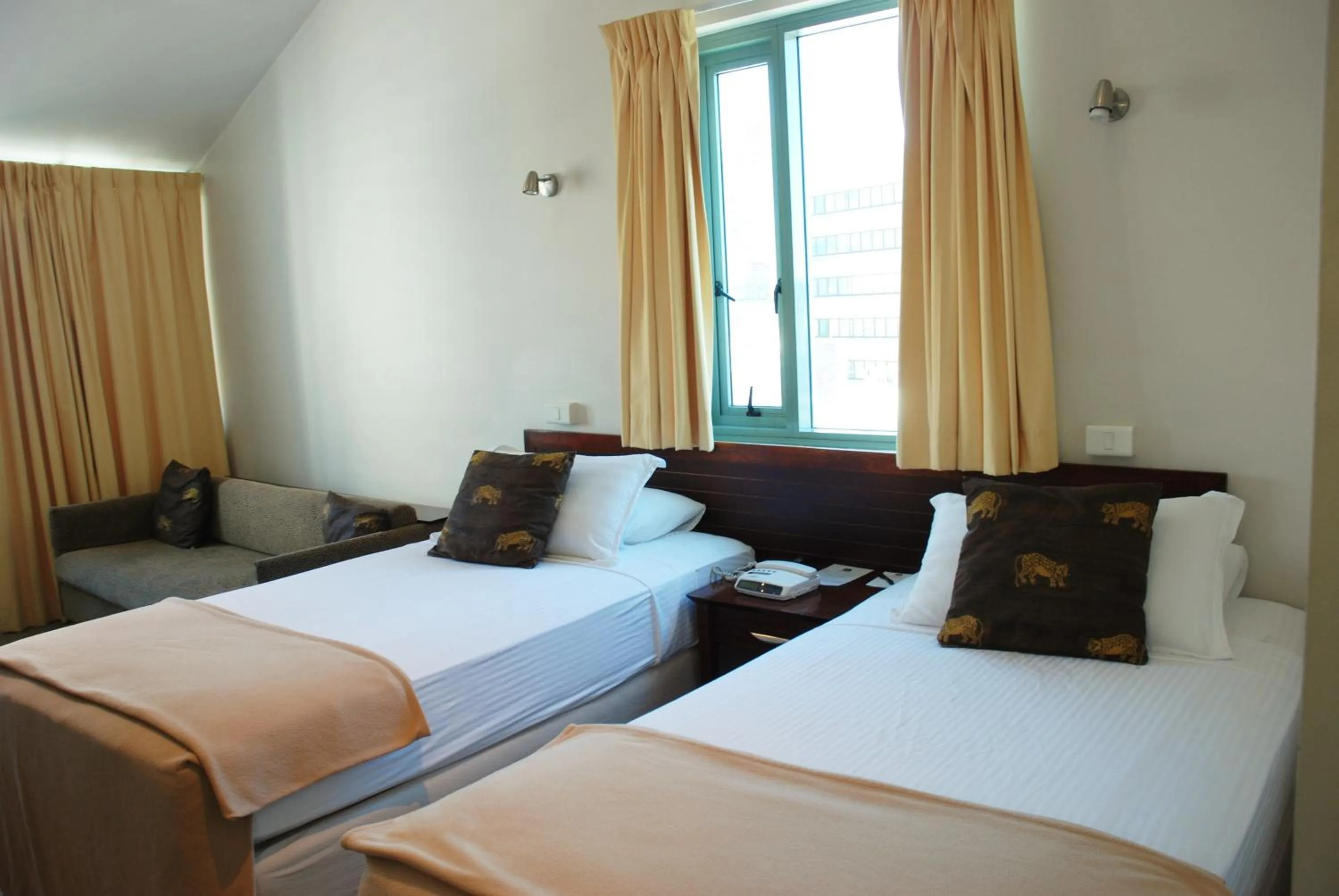 Photo of the whole room in Astor Metropole Hotel