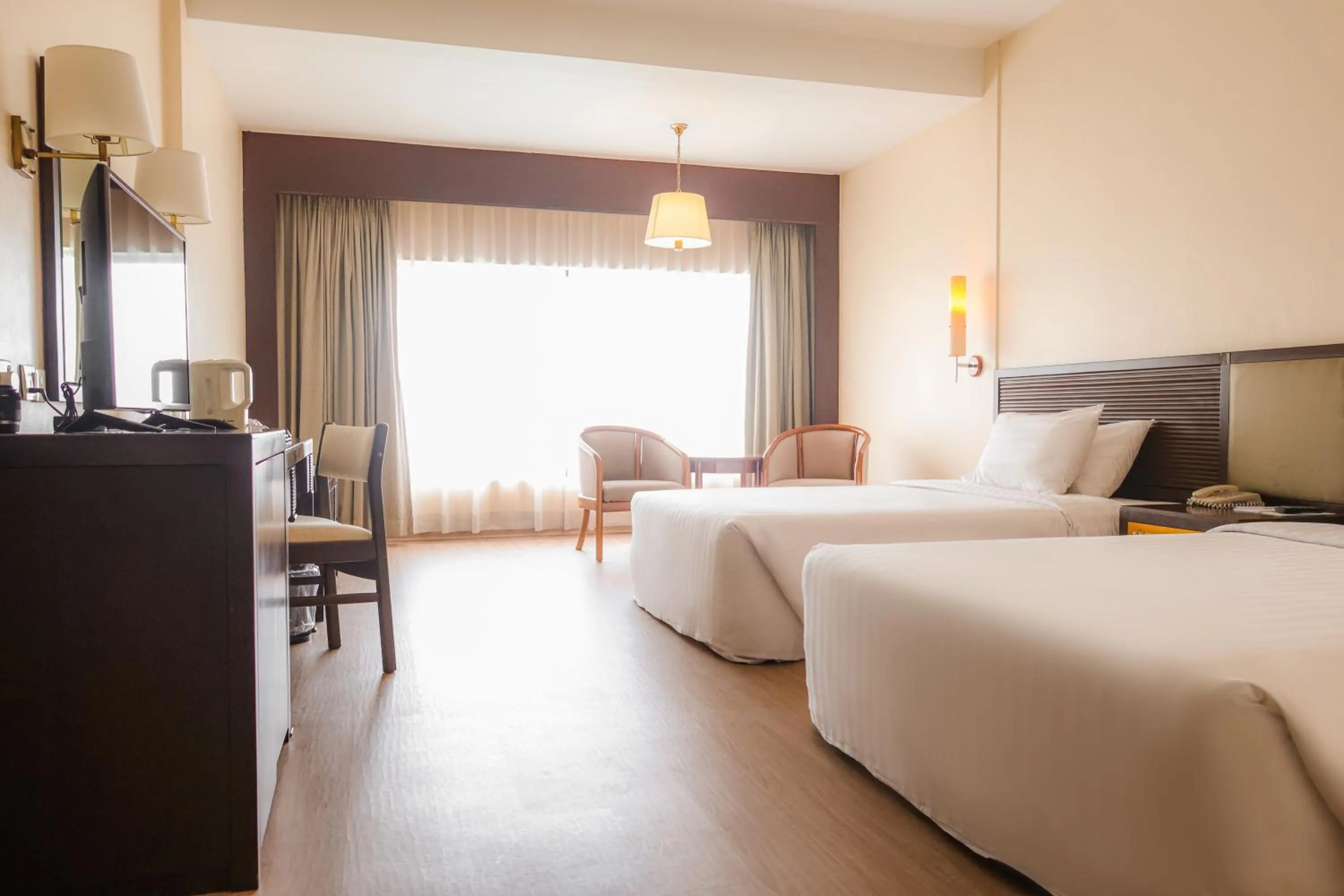 Bedroom, Bed in Hotel Cambodiana