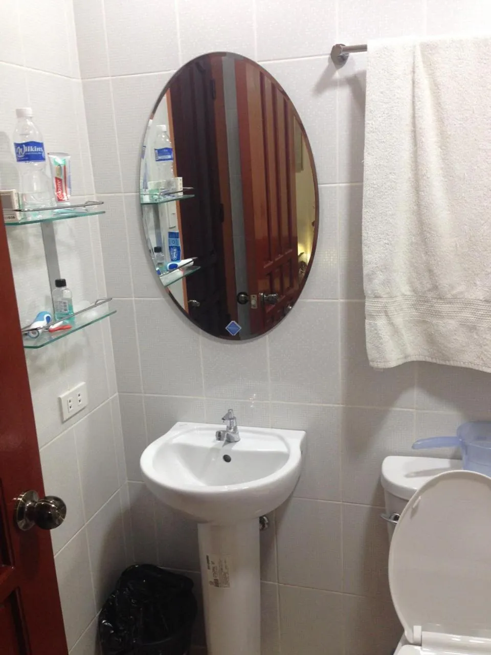 Toilet in Makati Suites at Travelers Inn