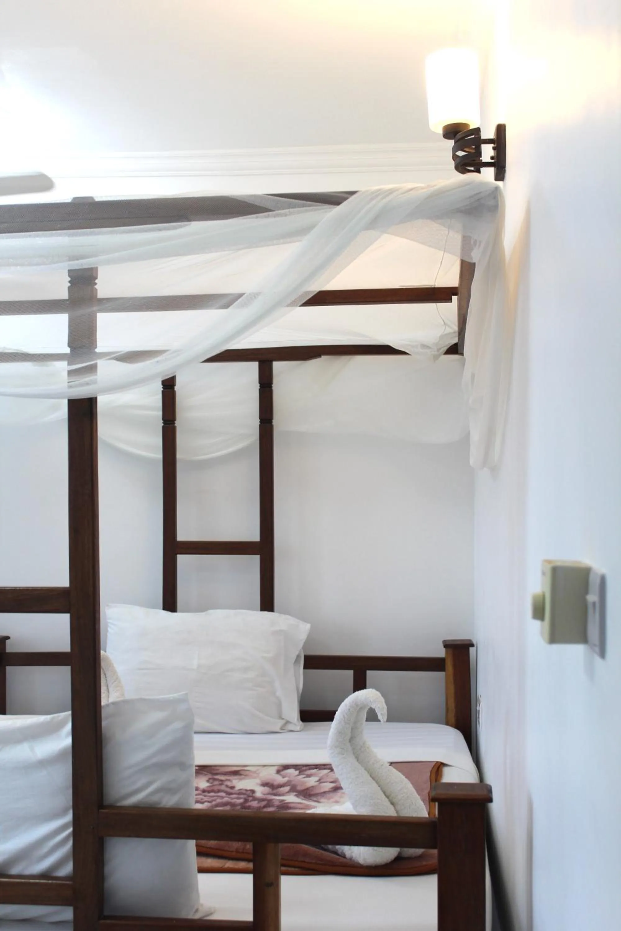 Bedroom, Bed in Garden Lodge