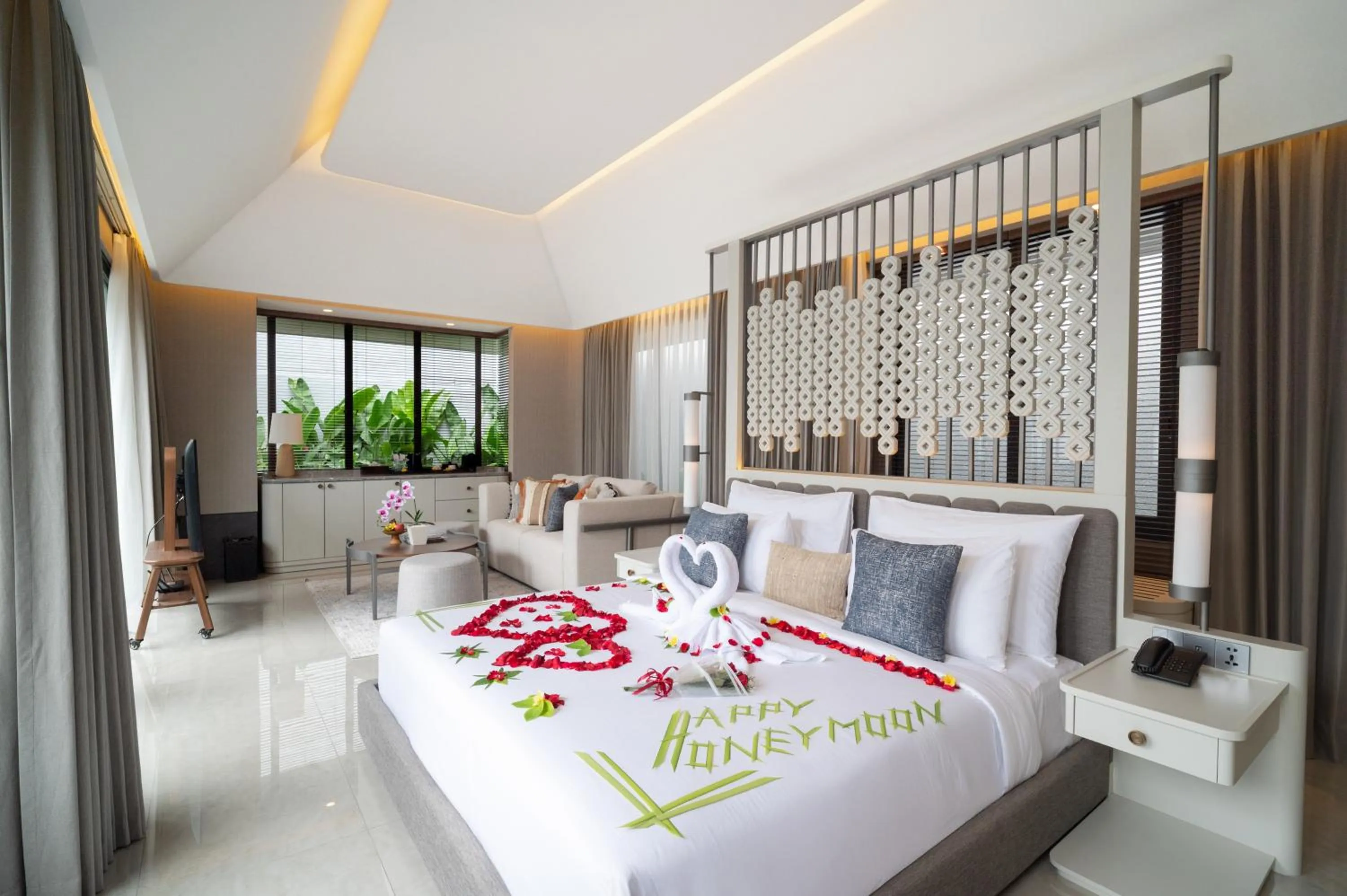 Bed in Javana Royal Villas