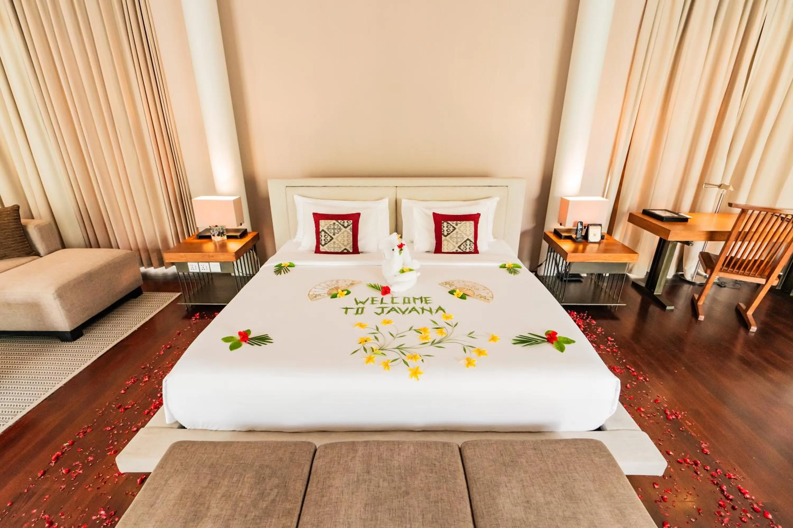 Bed in Javana Royal Villas