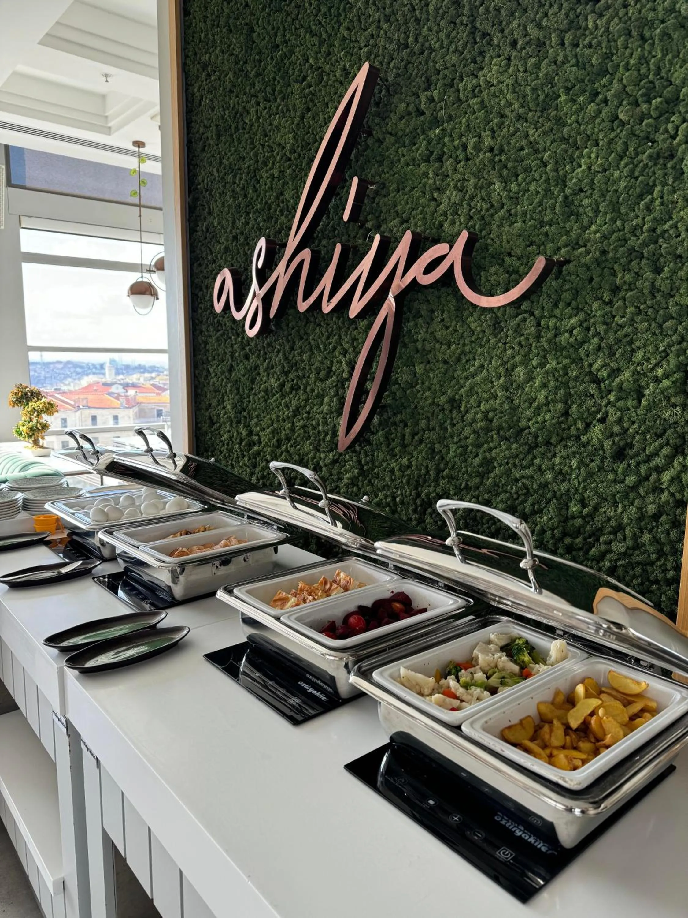 Restaurant/places to eat in CVK Taksim Hotel Istanbul