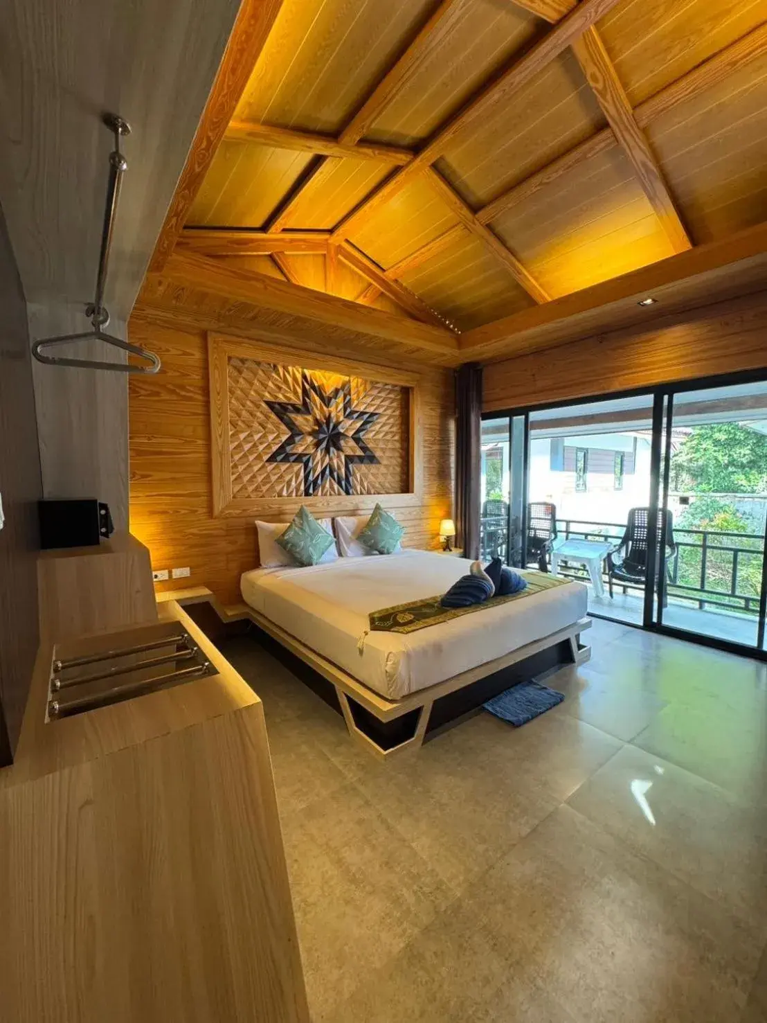 Deluxe Room in Kantiang Bay View Resort Deluxe Room in Kantiang Bay View Resort