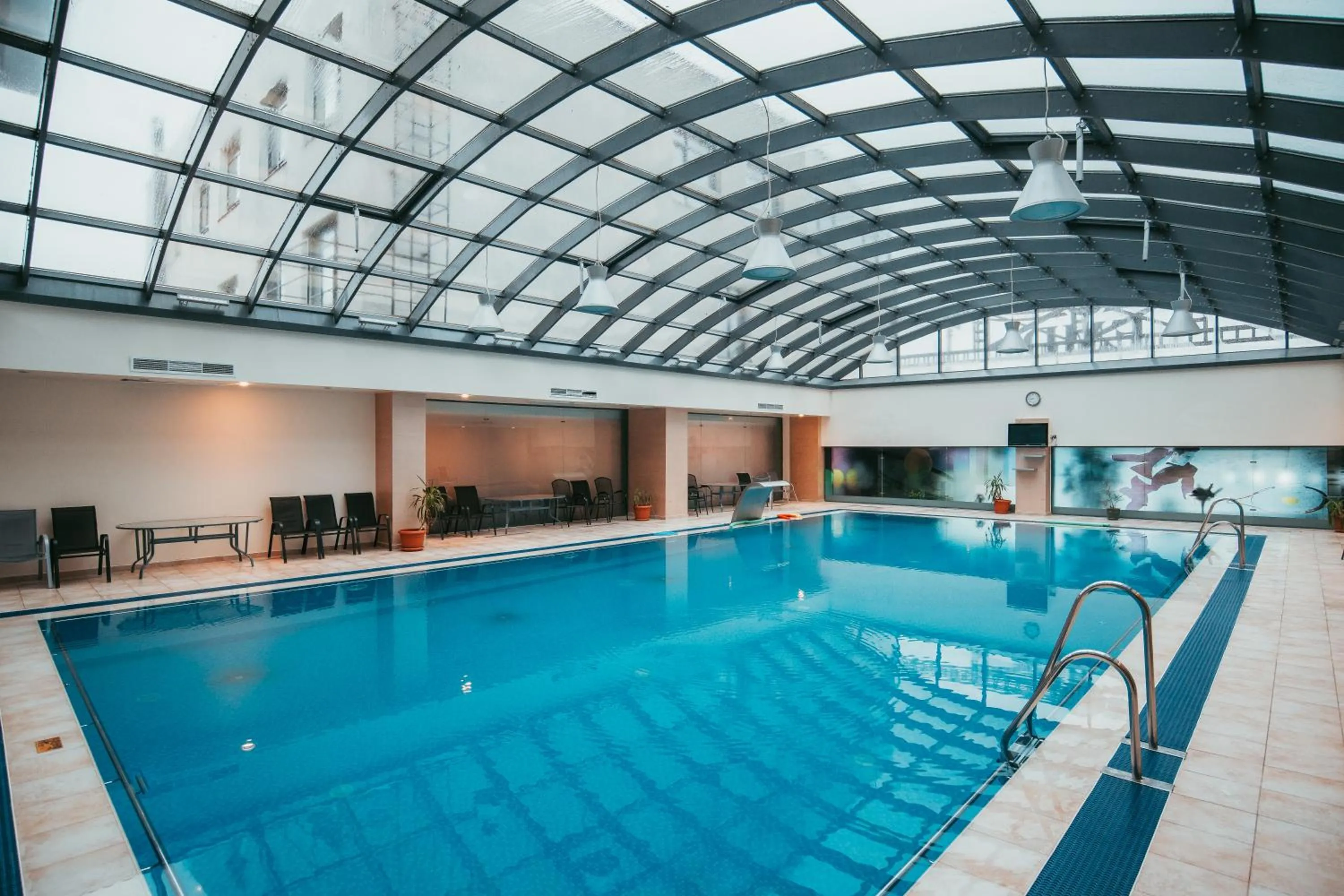 Swimming pool in Hotel EMD