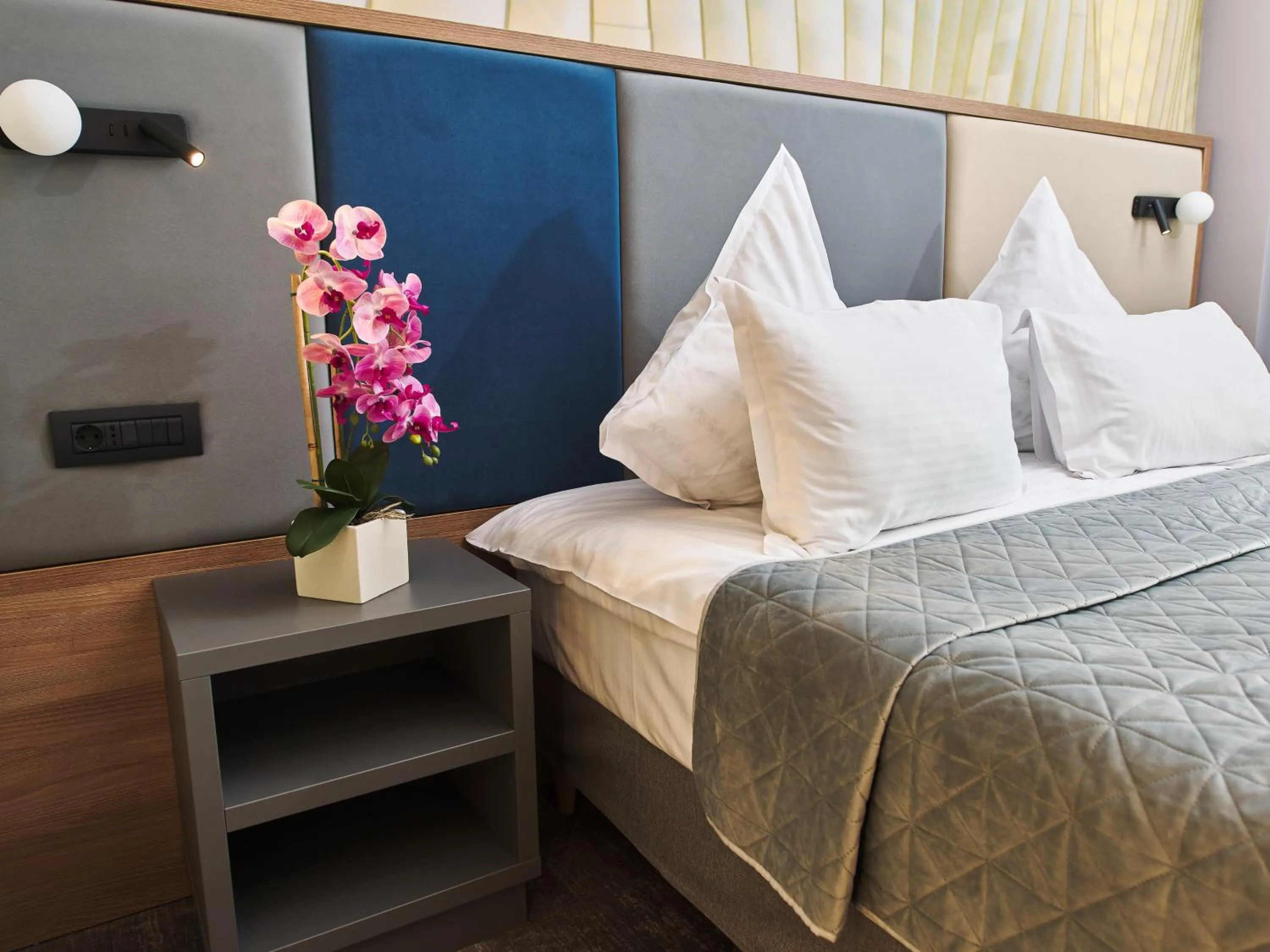 Photo of the whole room, Bed in Hotel EMD