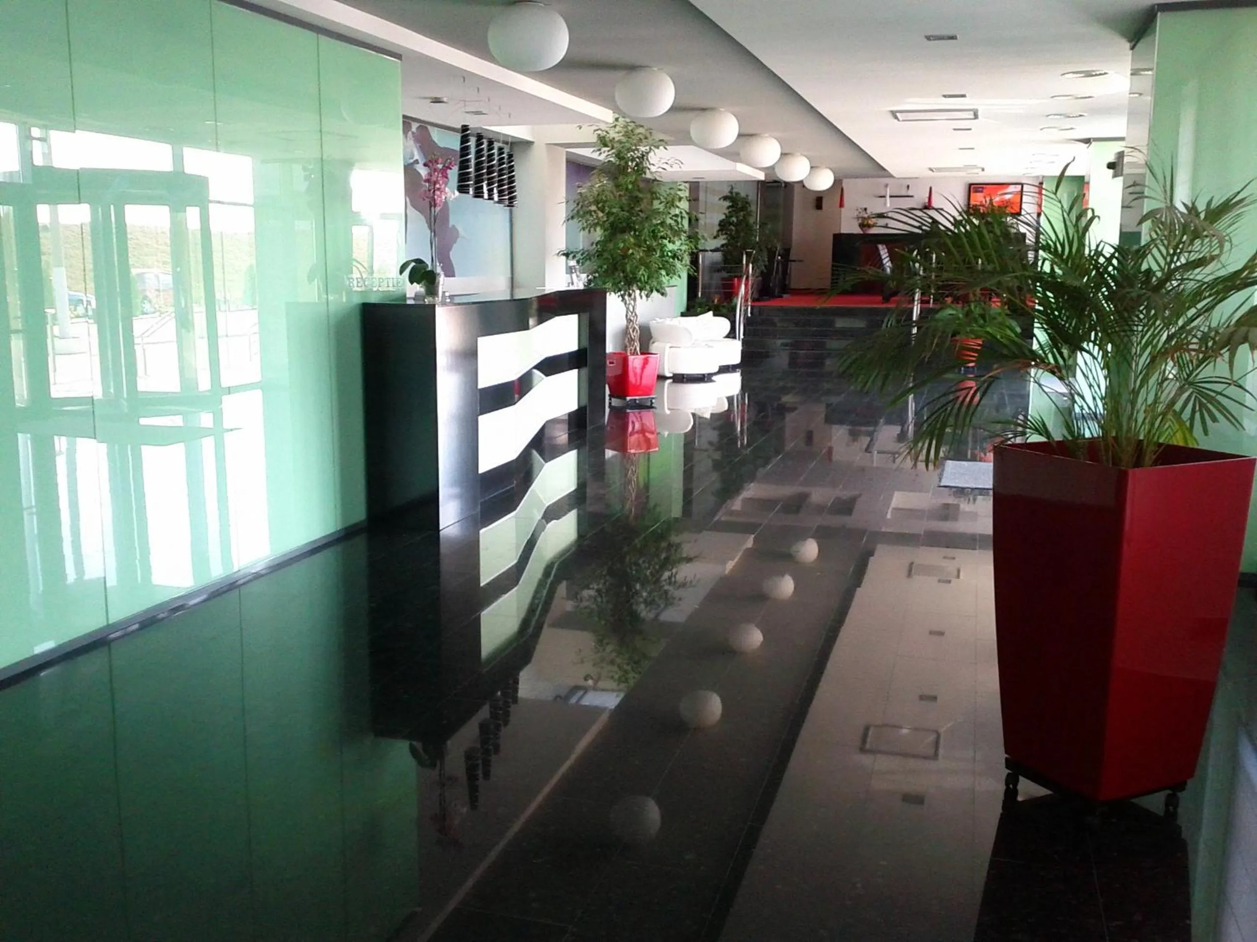 Lobby or reception in Hotel EMD