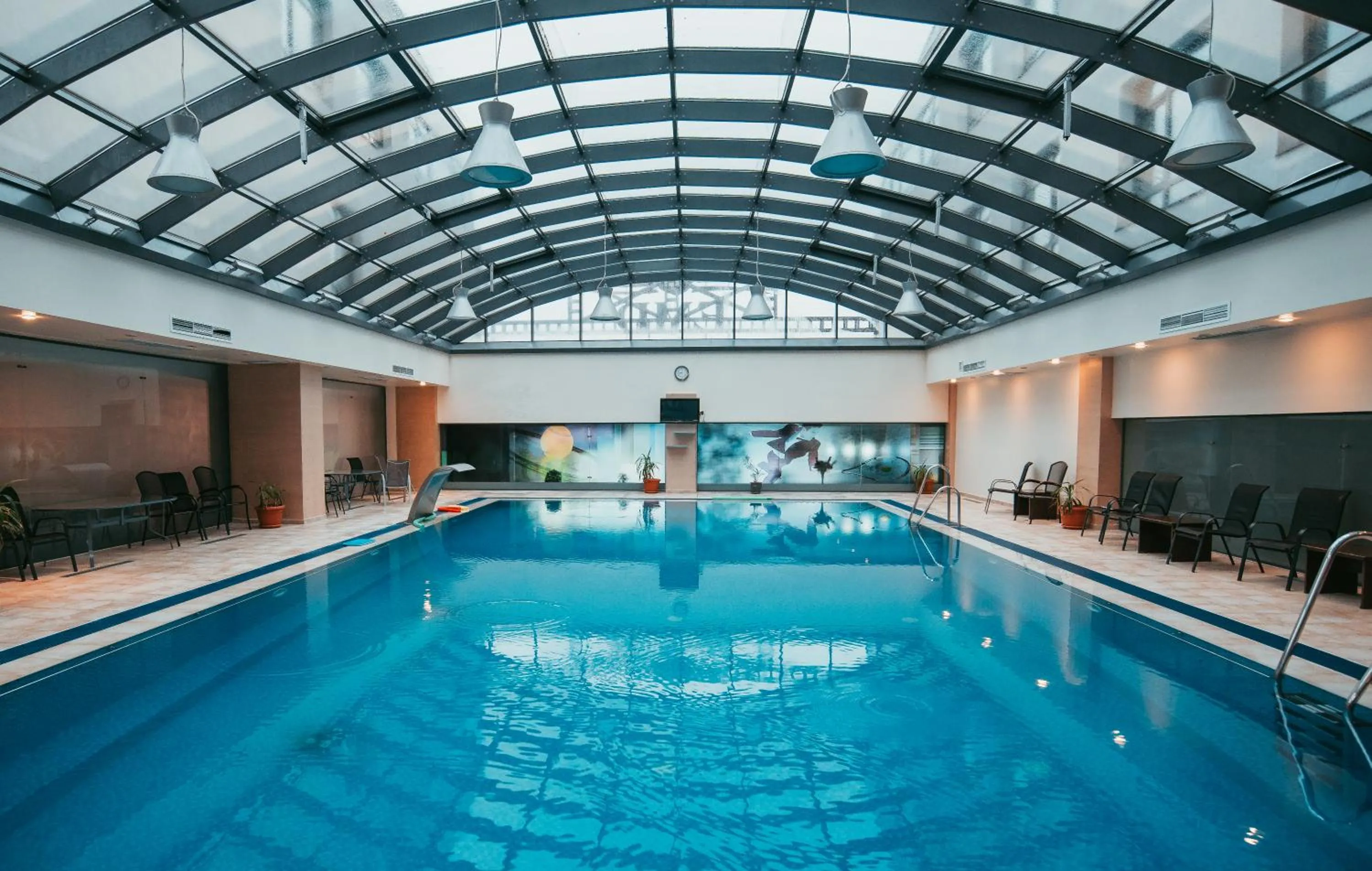 Swimming pool in Hotel EMD