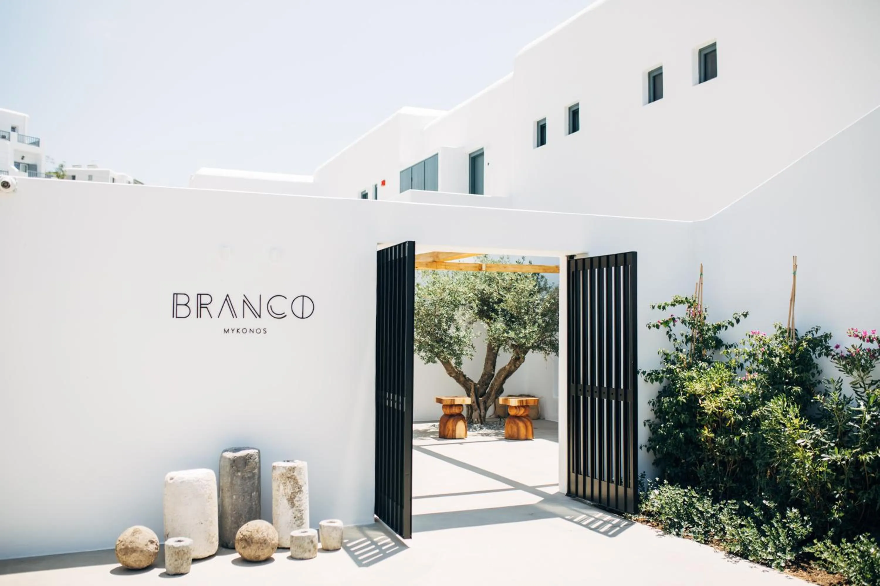 Facade/entrance in Branco Mykonos