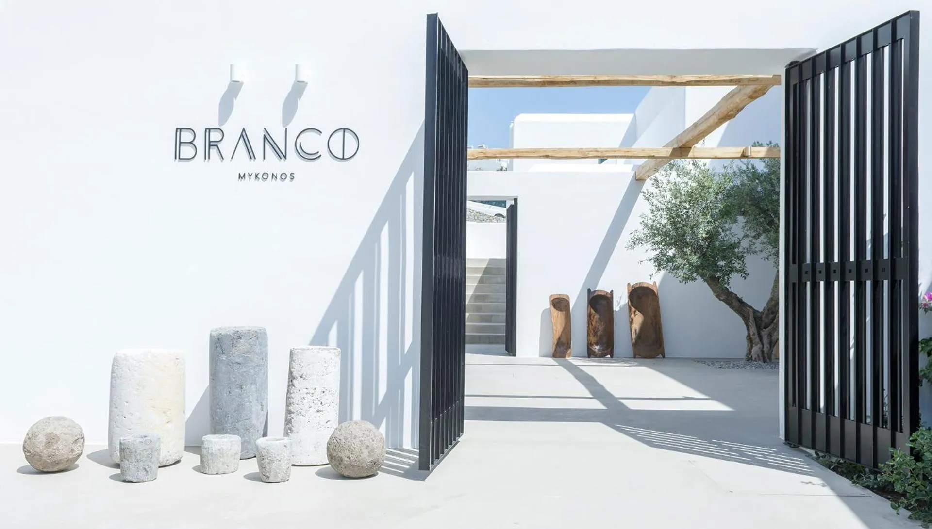 Facade/entrance in Branco Mykonos