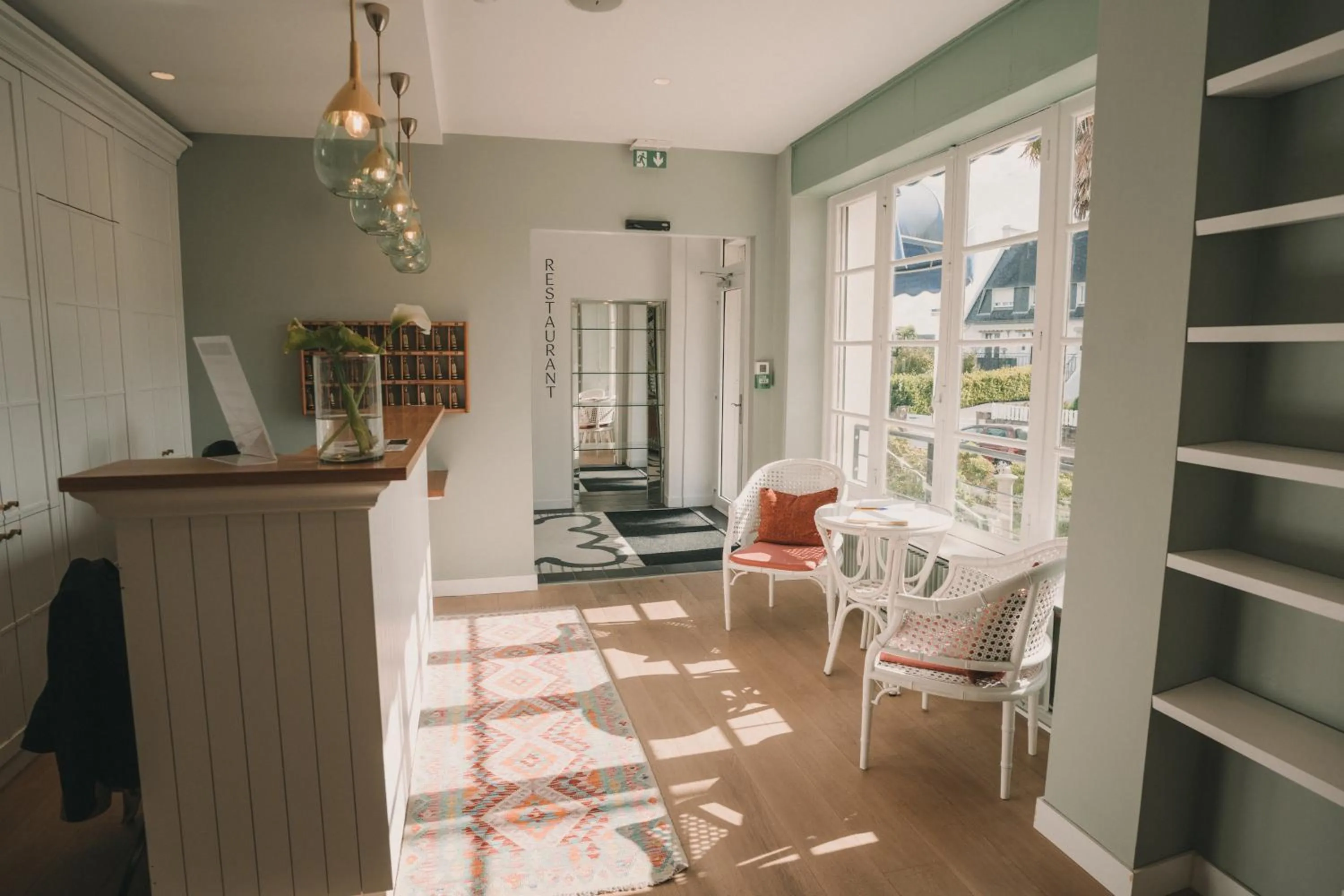 Lobby or reception in L'Armoric Hôtel - RÉNOVÉ