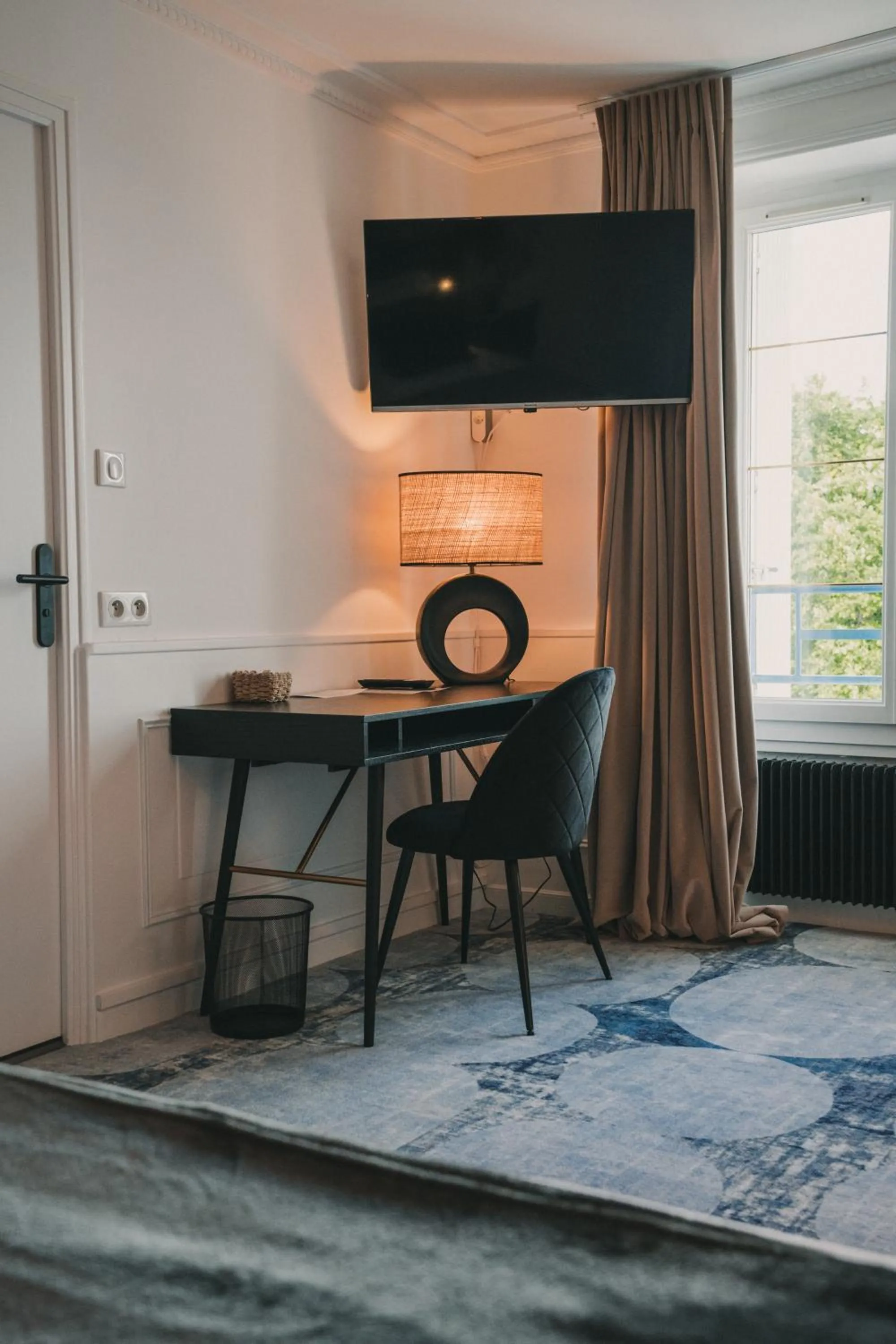 TV and multimedia in L'Armoric Hôtel - RÉNOVÉ