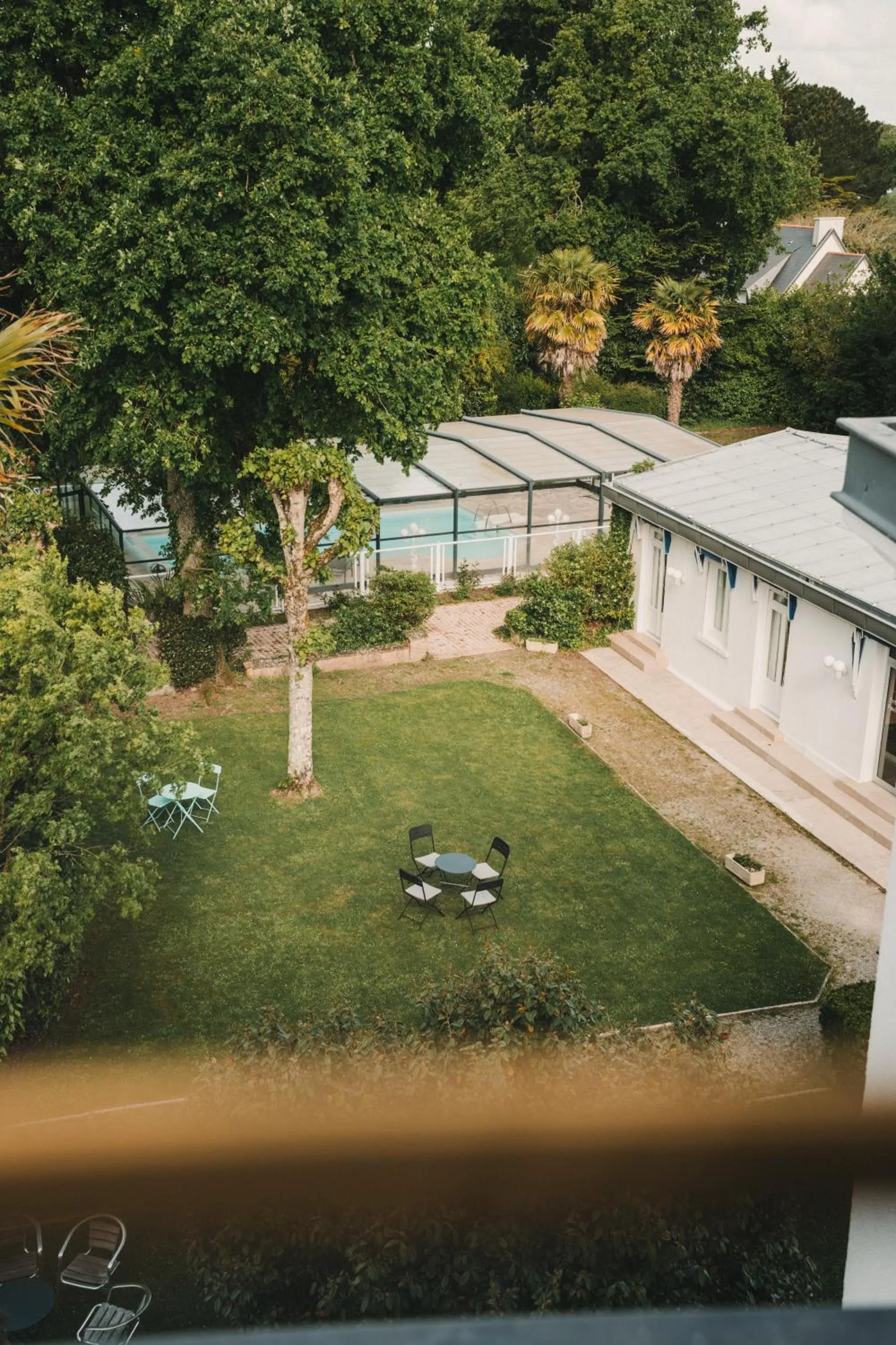 Garden in L'Armoric Hôtel - RÉNOVÉ