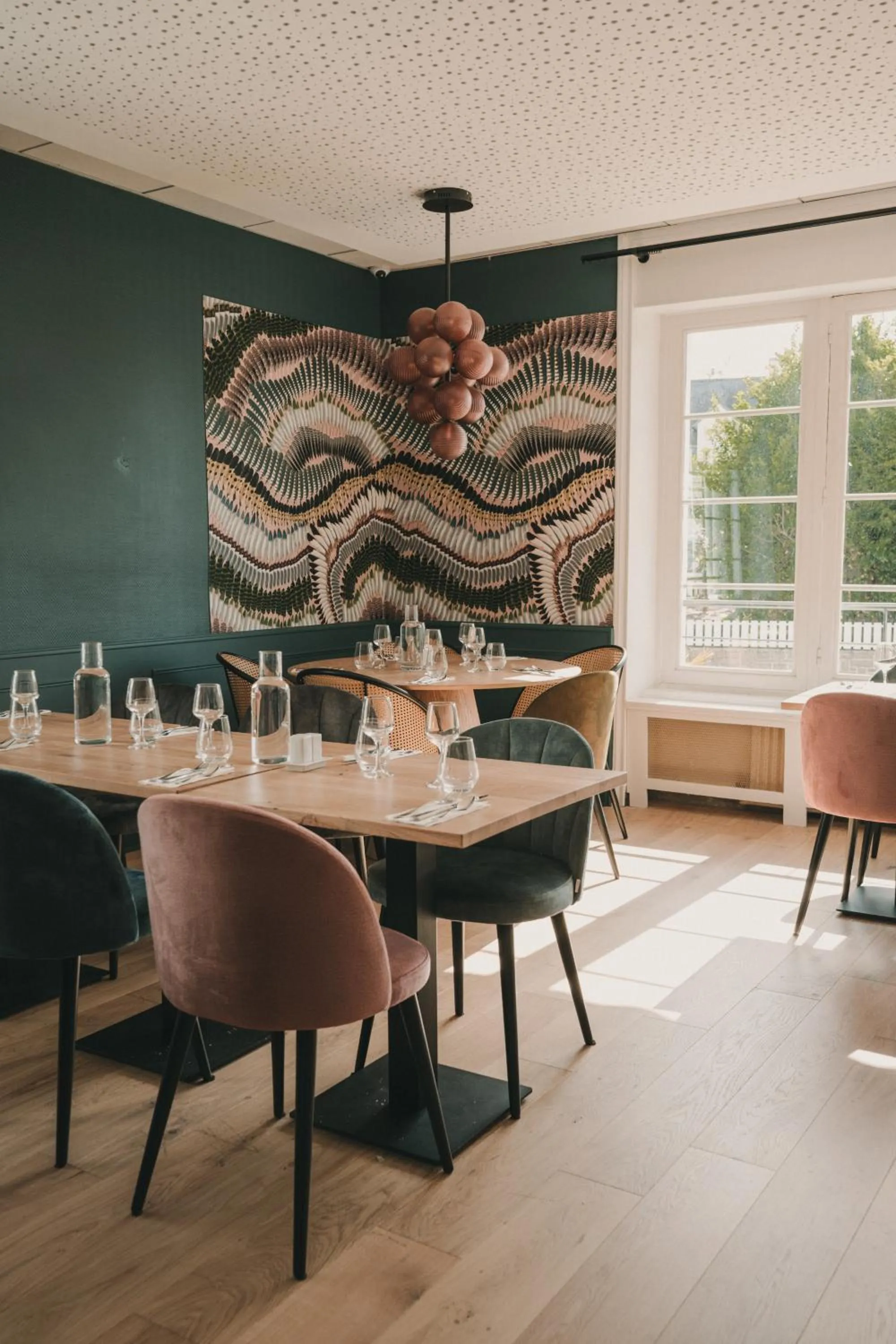 Restaurant/places to eat in L'Armoric Hôtel - RÉNOVÉ