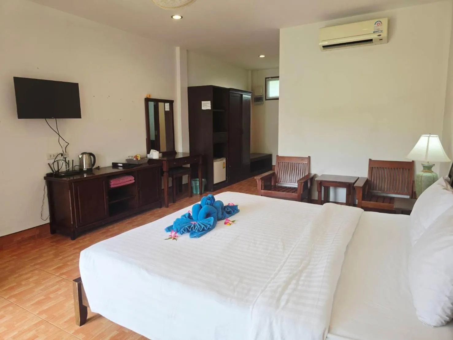 Bed in D.R. Lanta Bay Resort