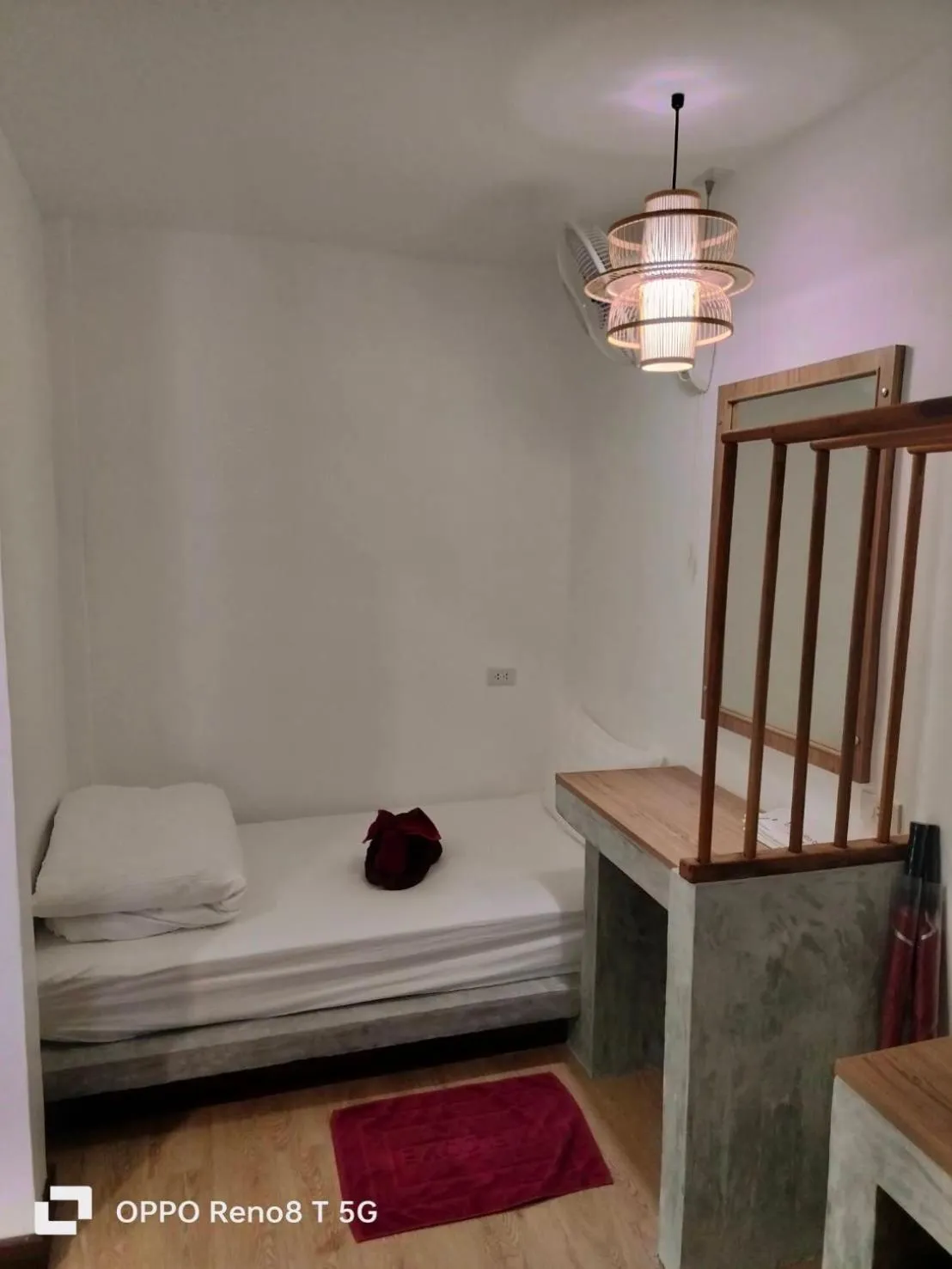 Bed in D.R. Lanta Bay Resort