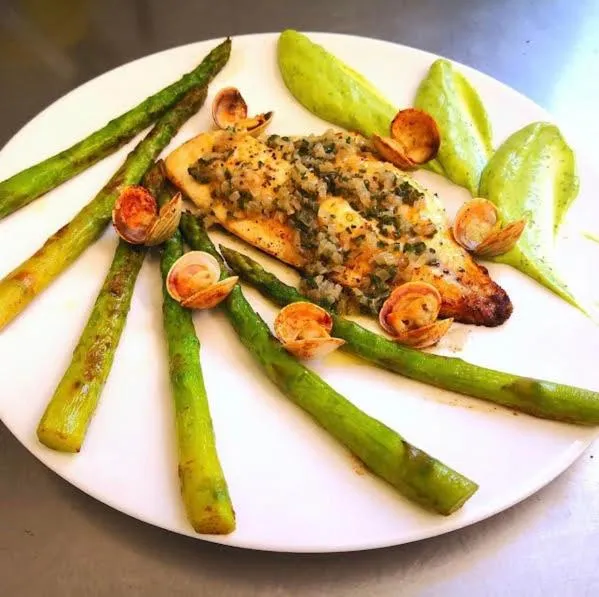 Restaurant/places to eat in Hôtel Château de l'Hermitage