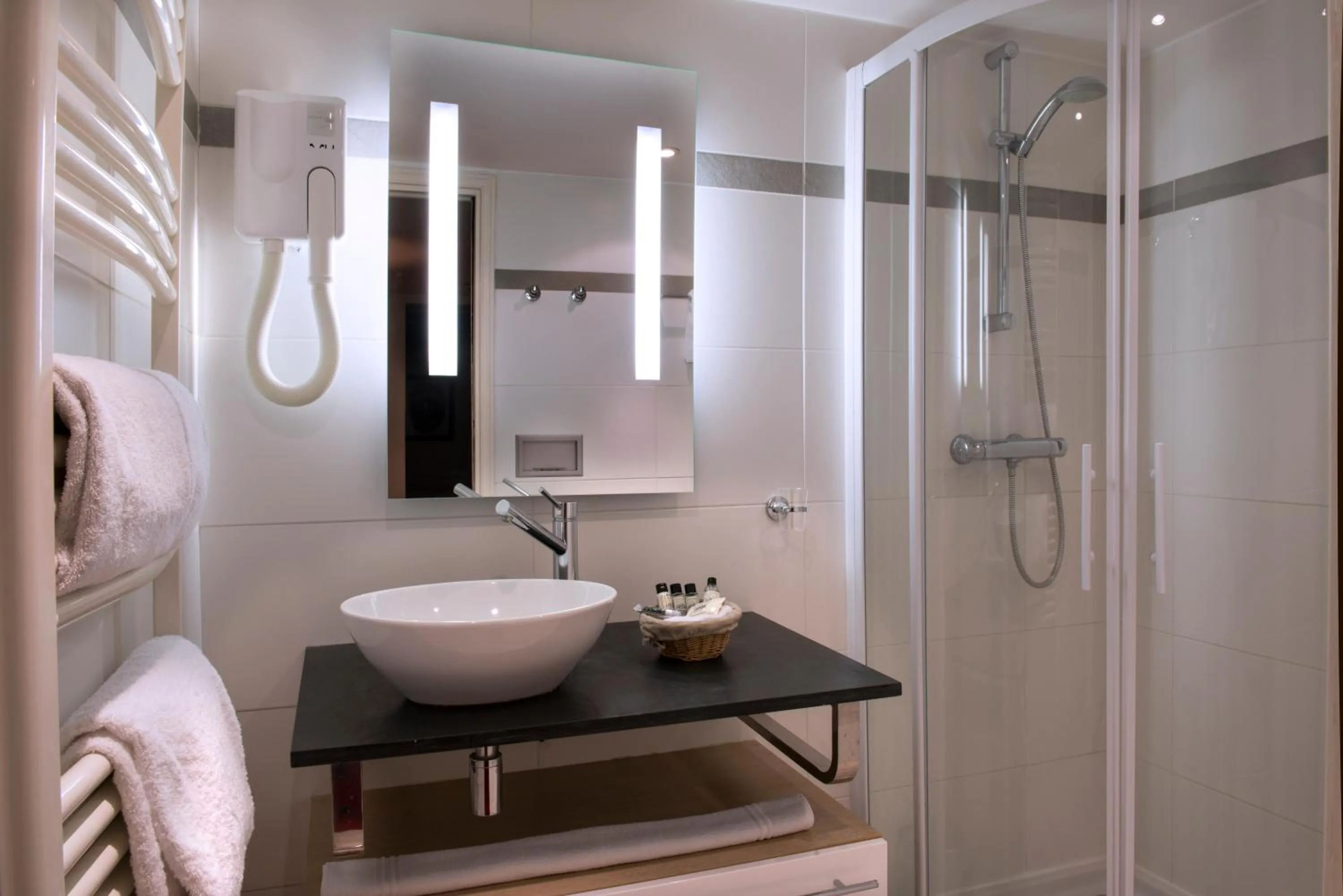 Bathroom in Hôtel Château de l'Hermitage