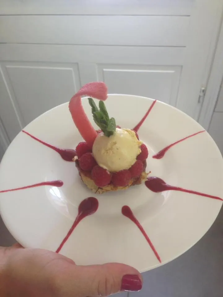 Restaurant/places to eat in Hôtel Château de l'Hermitage