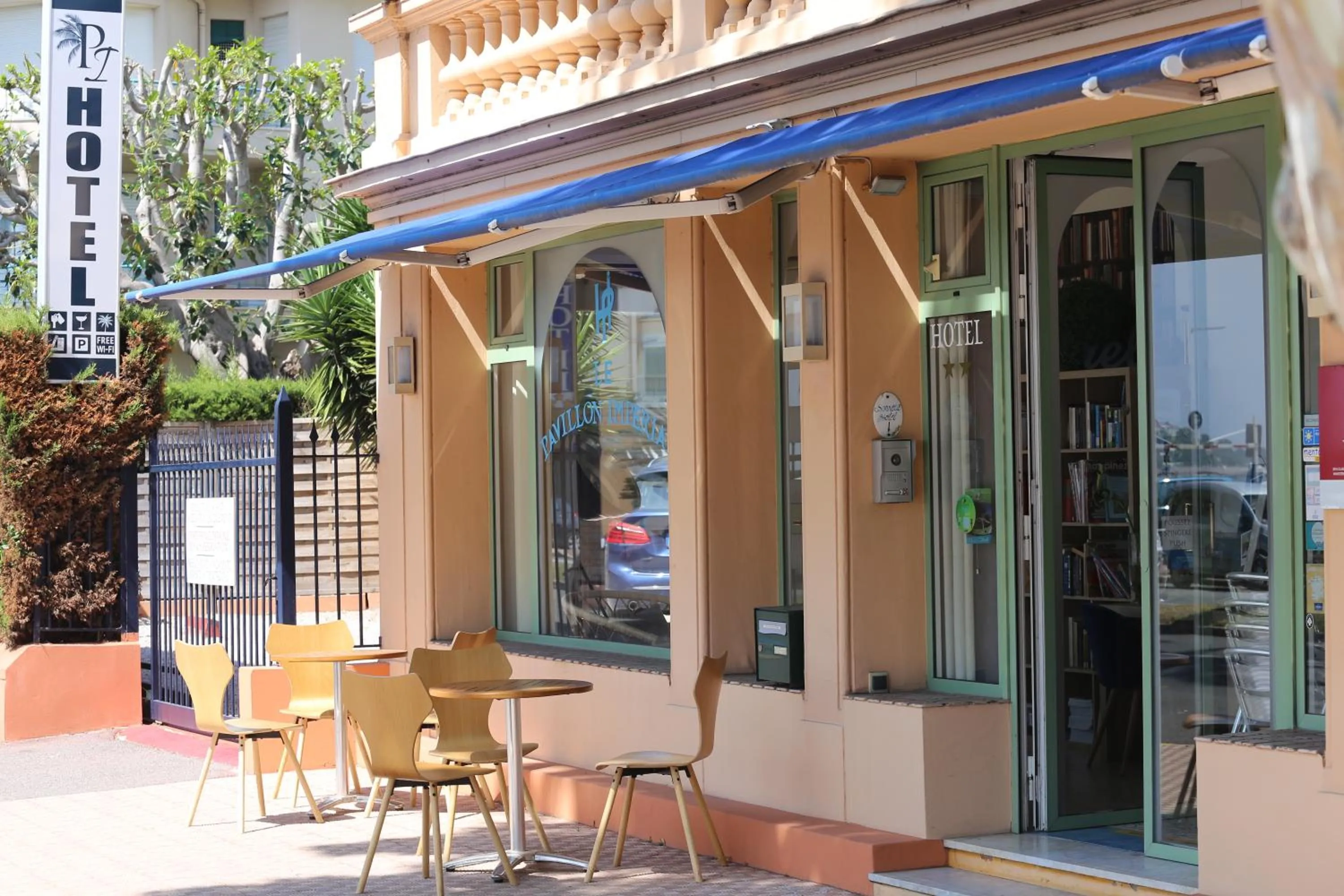 Facade/entrance in Hotel Pavillon Imperial