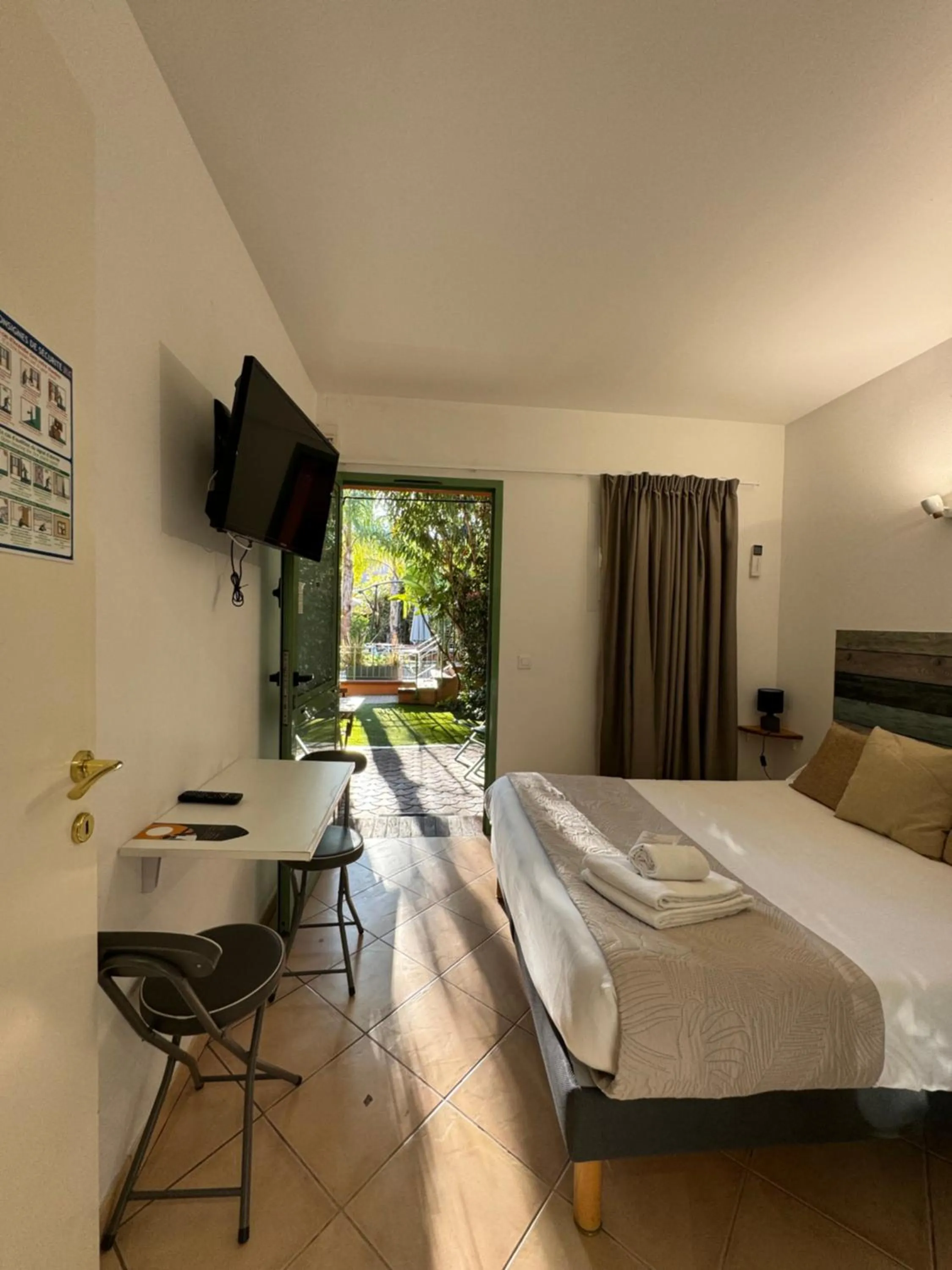 Photo of the whole room, Bed in Hotel Pavillon Imperial