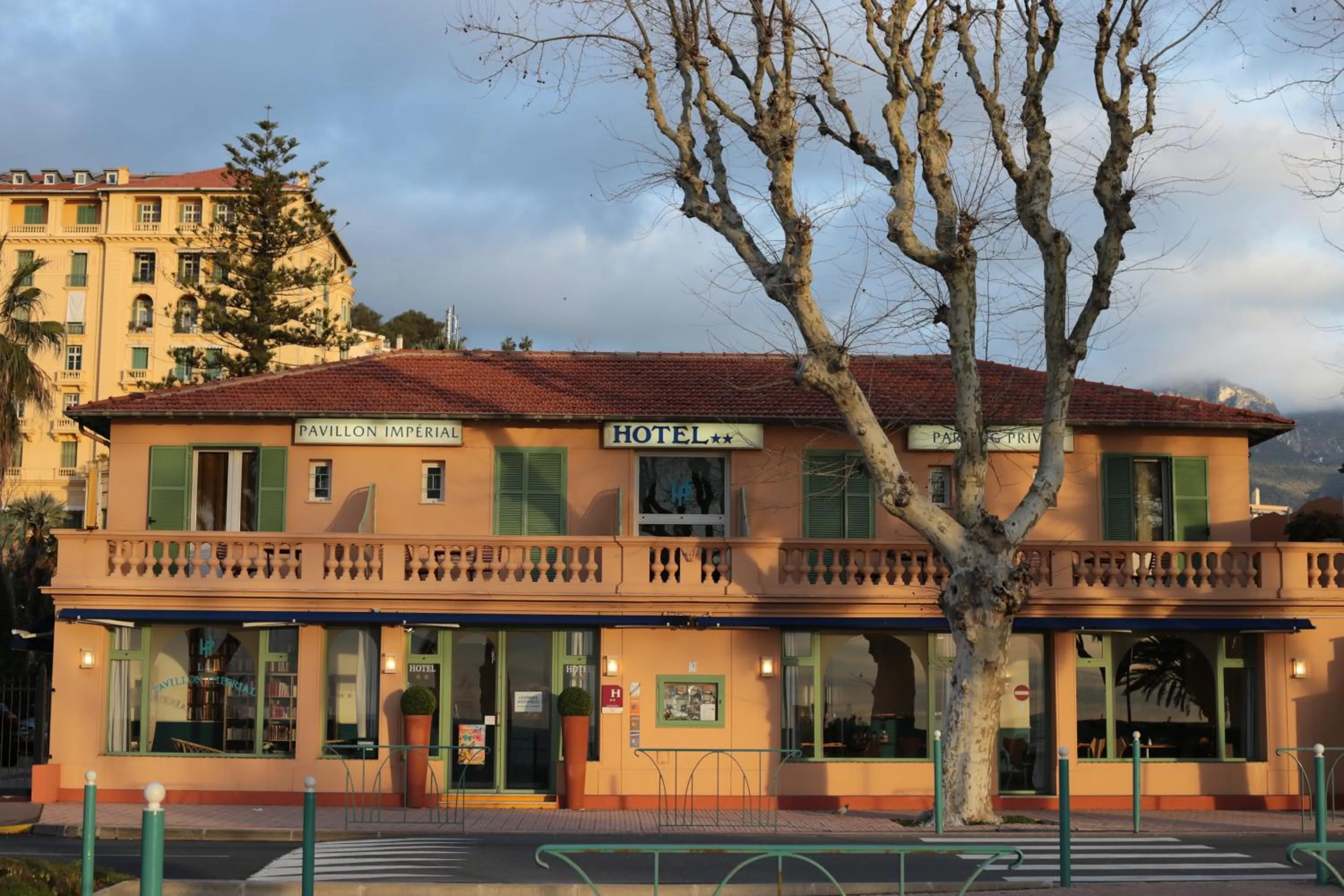 Facade/entrance in Hotel Pavillon Imperial