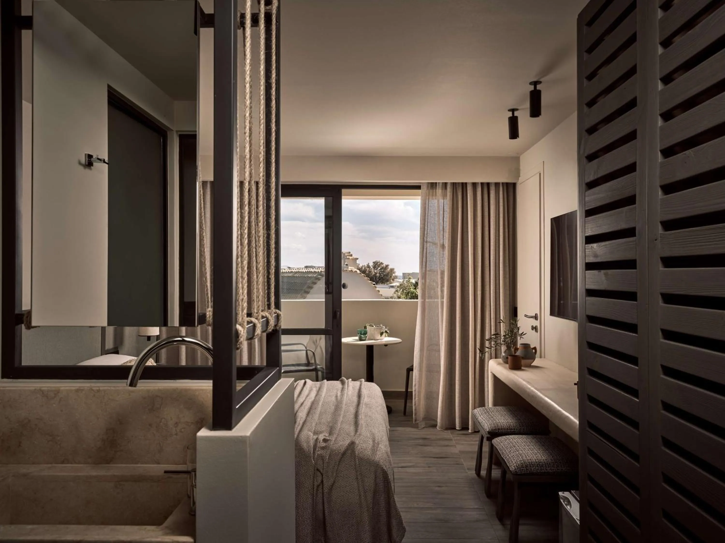 Bathroom, Bed in Numo Ierapetra Beach Resort Crete, Adults only, Curio Collection Hilton