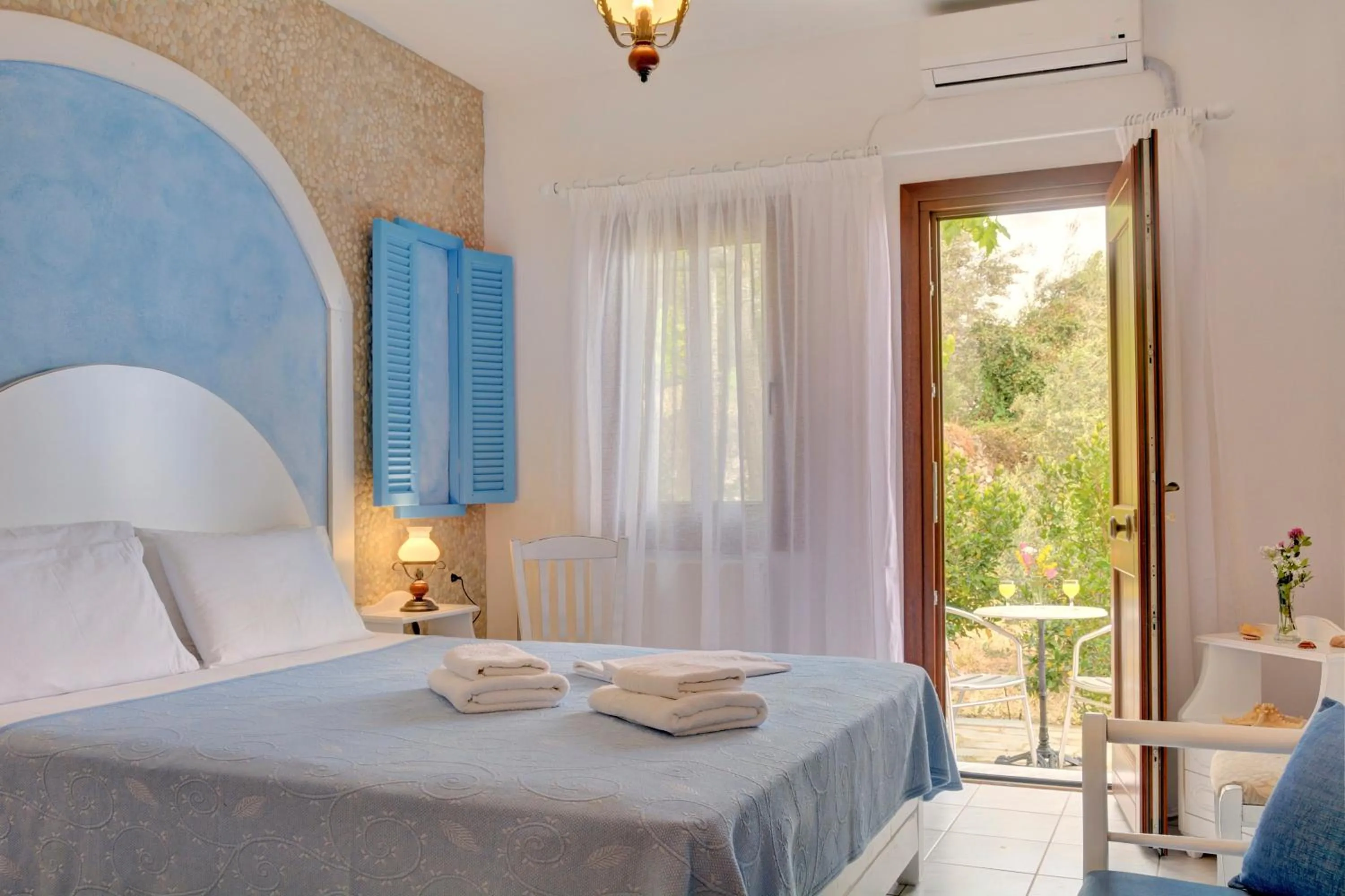 Bedroom, Bed in Hotel Agnadi - Horefto