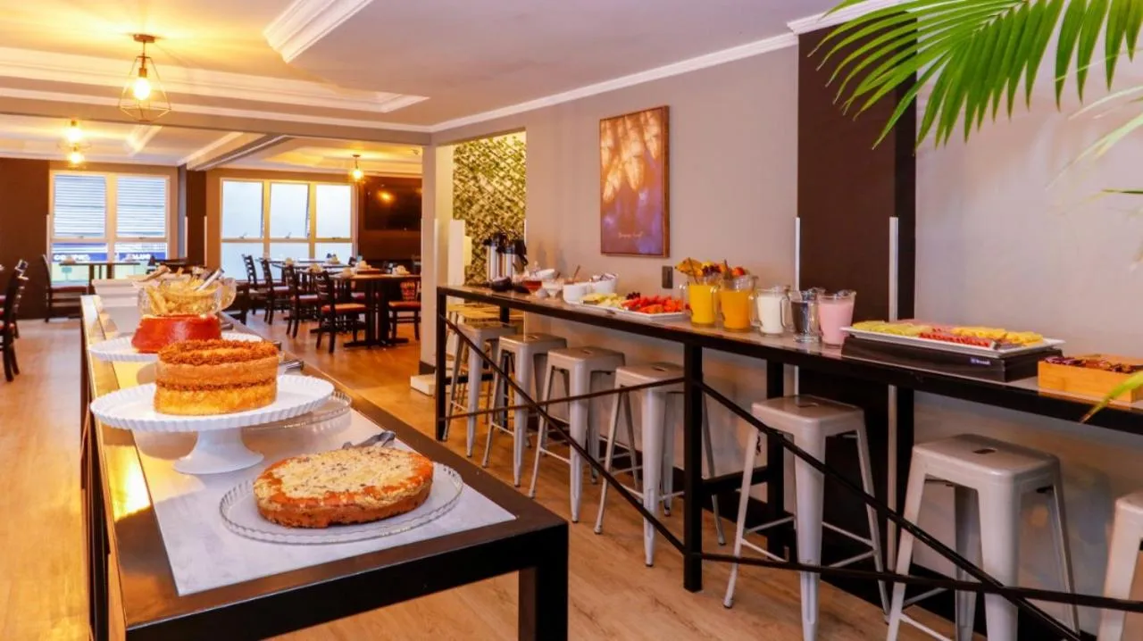 Buffet breakfast in Hotel Gênova BC