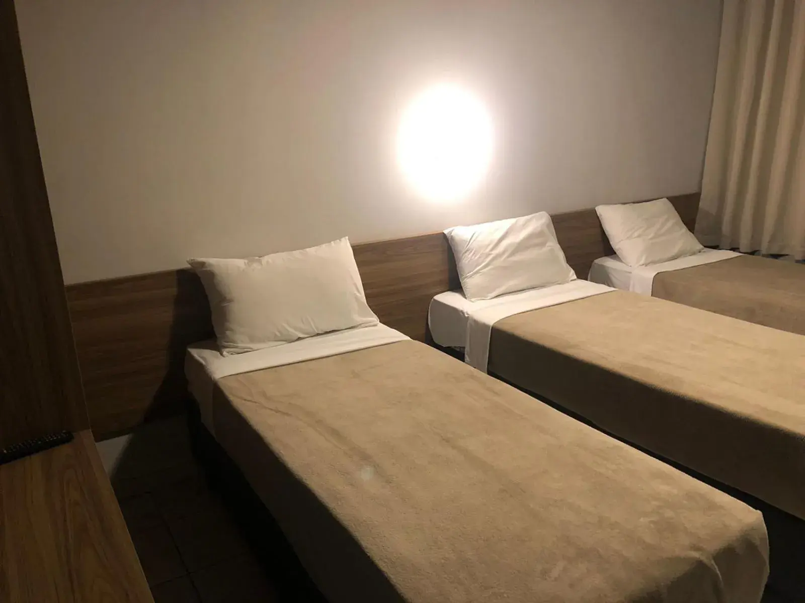 Basic Triple Room in Hotel Gênova BC Basic Triple Room in Hotel Gênova BC