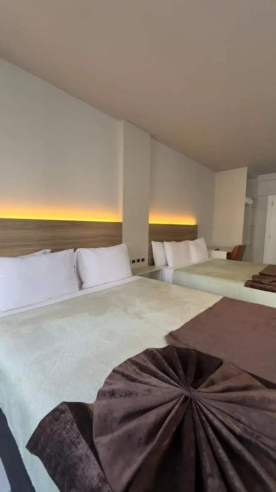 Family Room with Balcony in Hotel Gênova BC Family Room with Balcony in Hotel Gênova BC