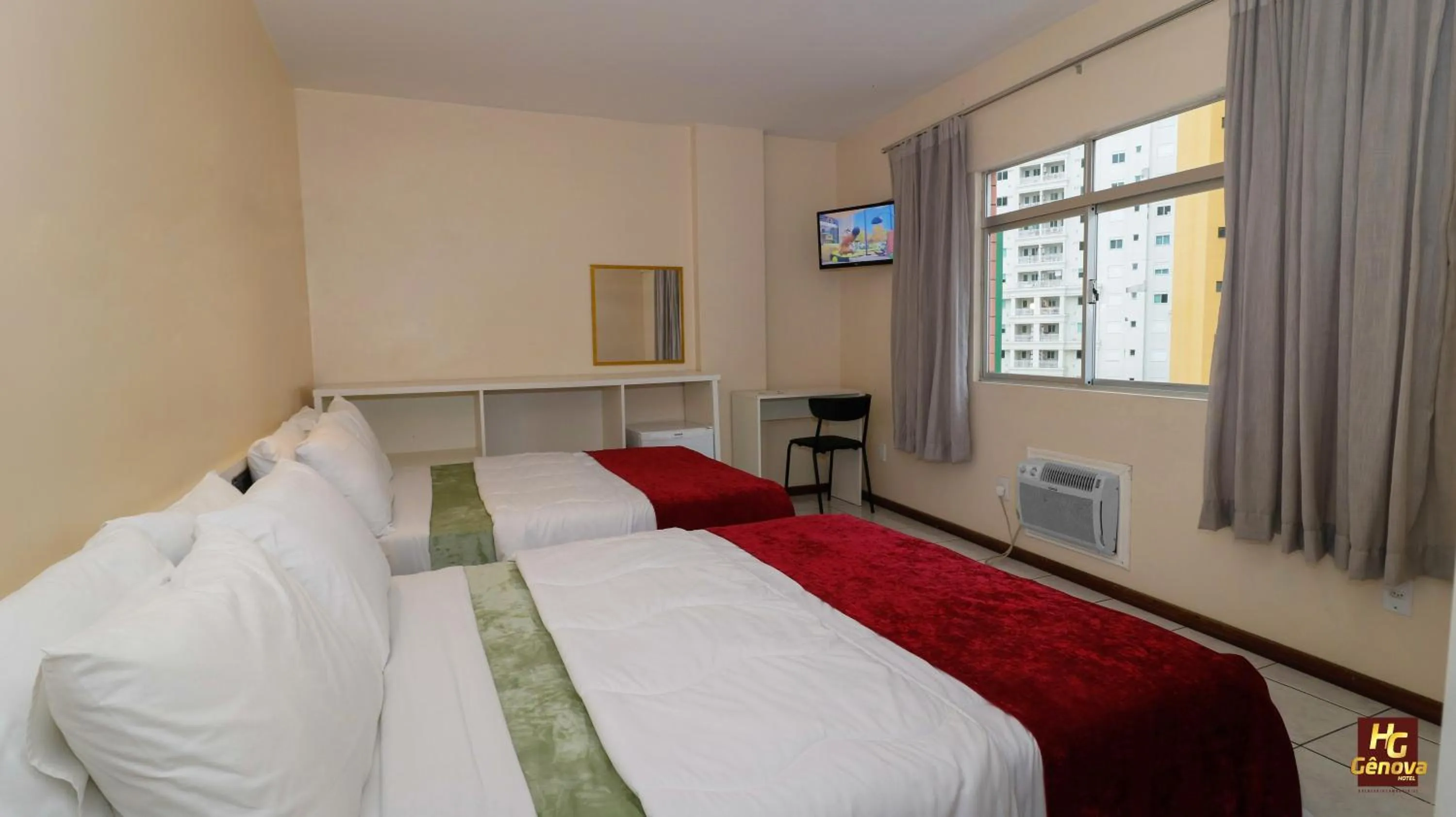 Photo of the whole room, Bed in Hotel Gênova BC