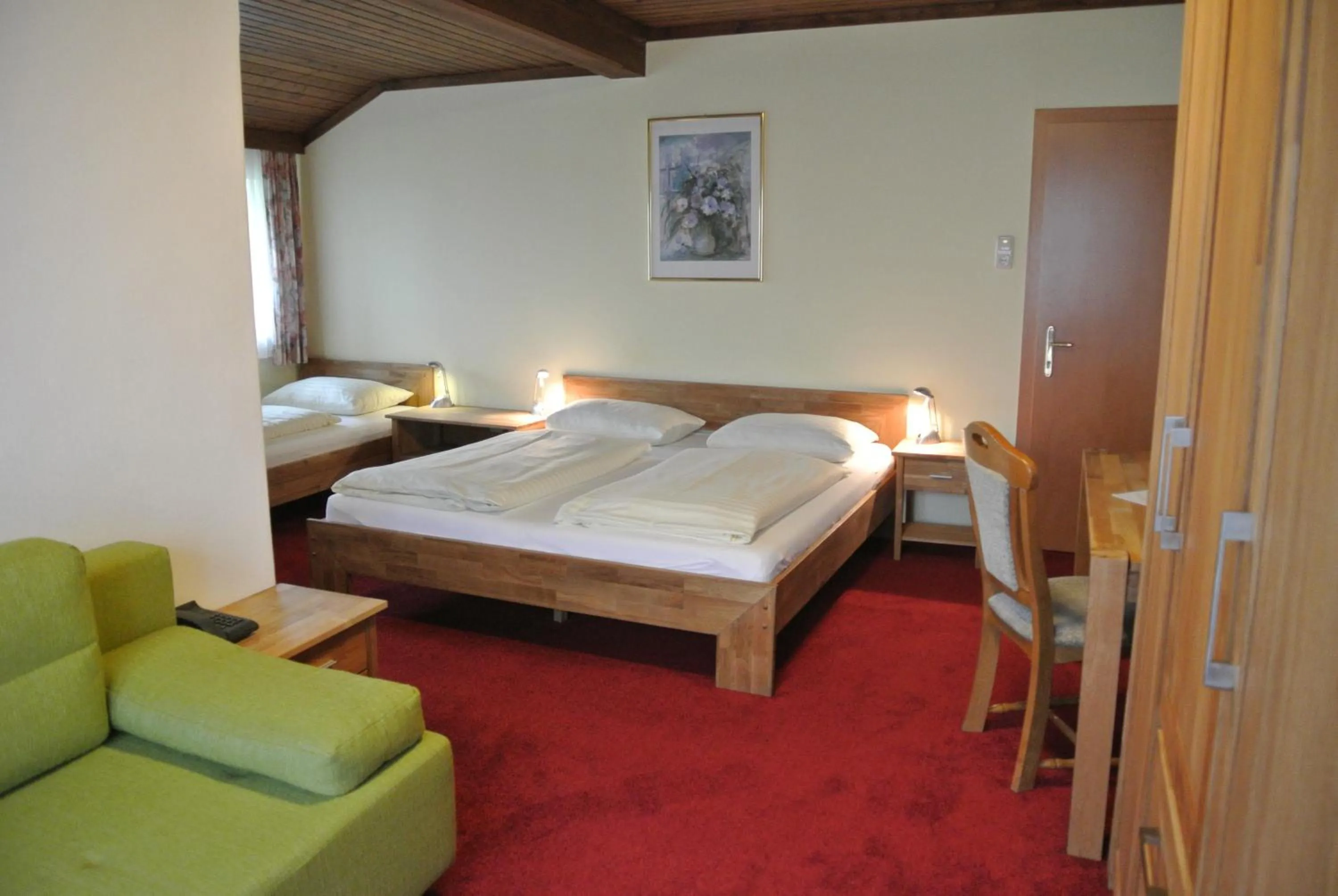 Photo of the whole room, Bed in Kirchenwirt Gosau
