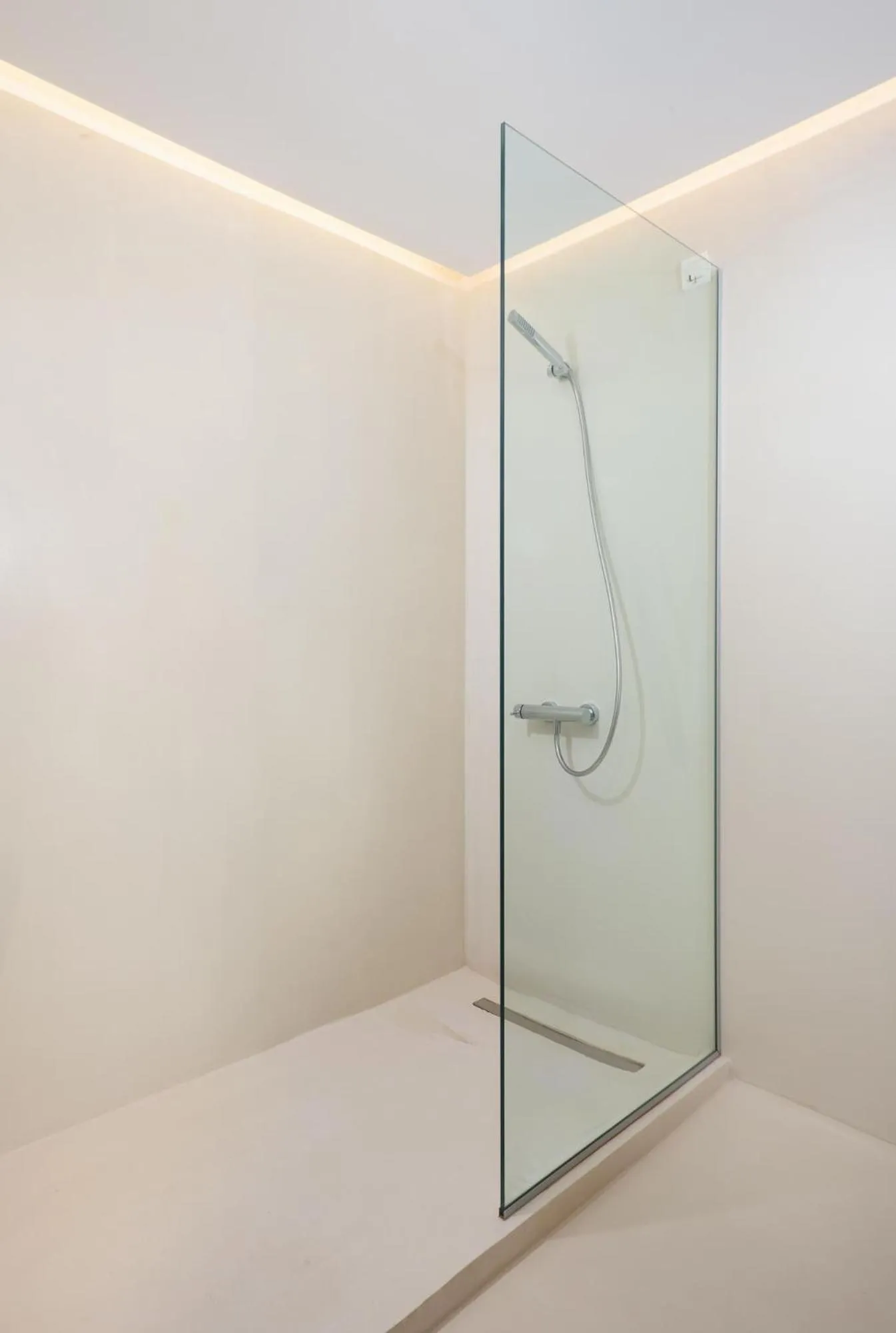 Shower in Alexandros Palace