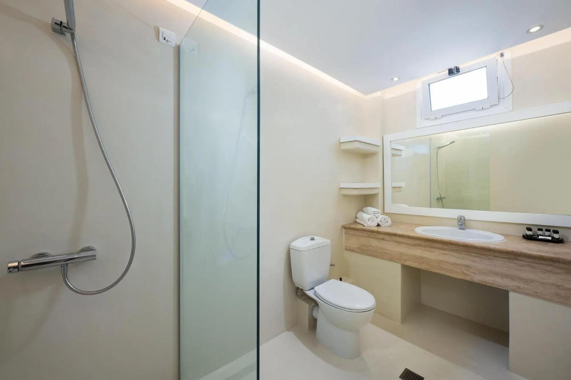 Shower in Alexandros Palace