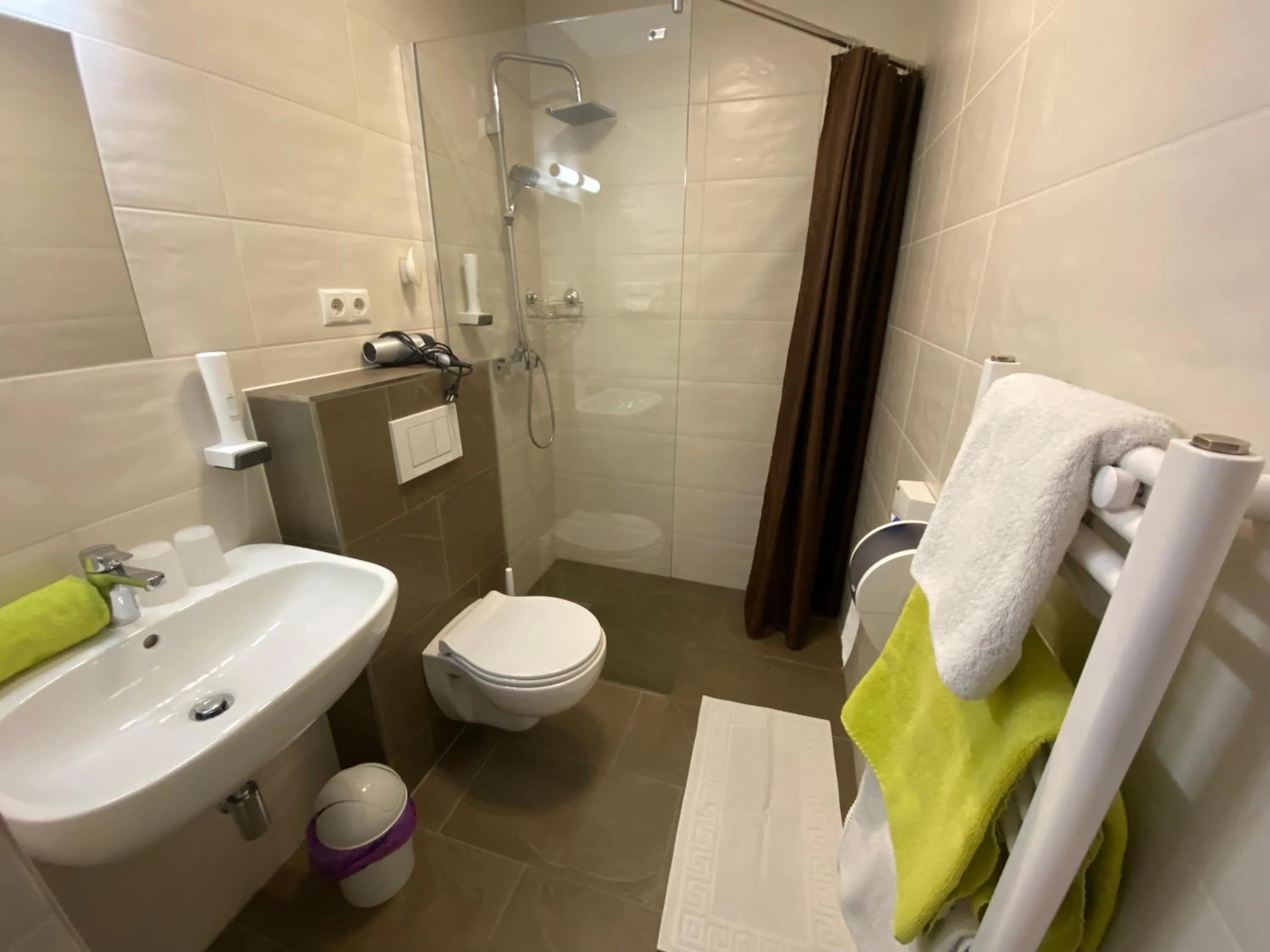 Bathroom in Pension Aschlandhof