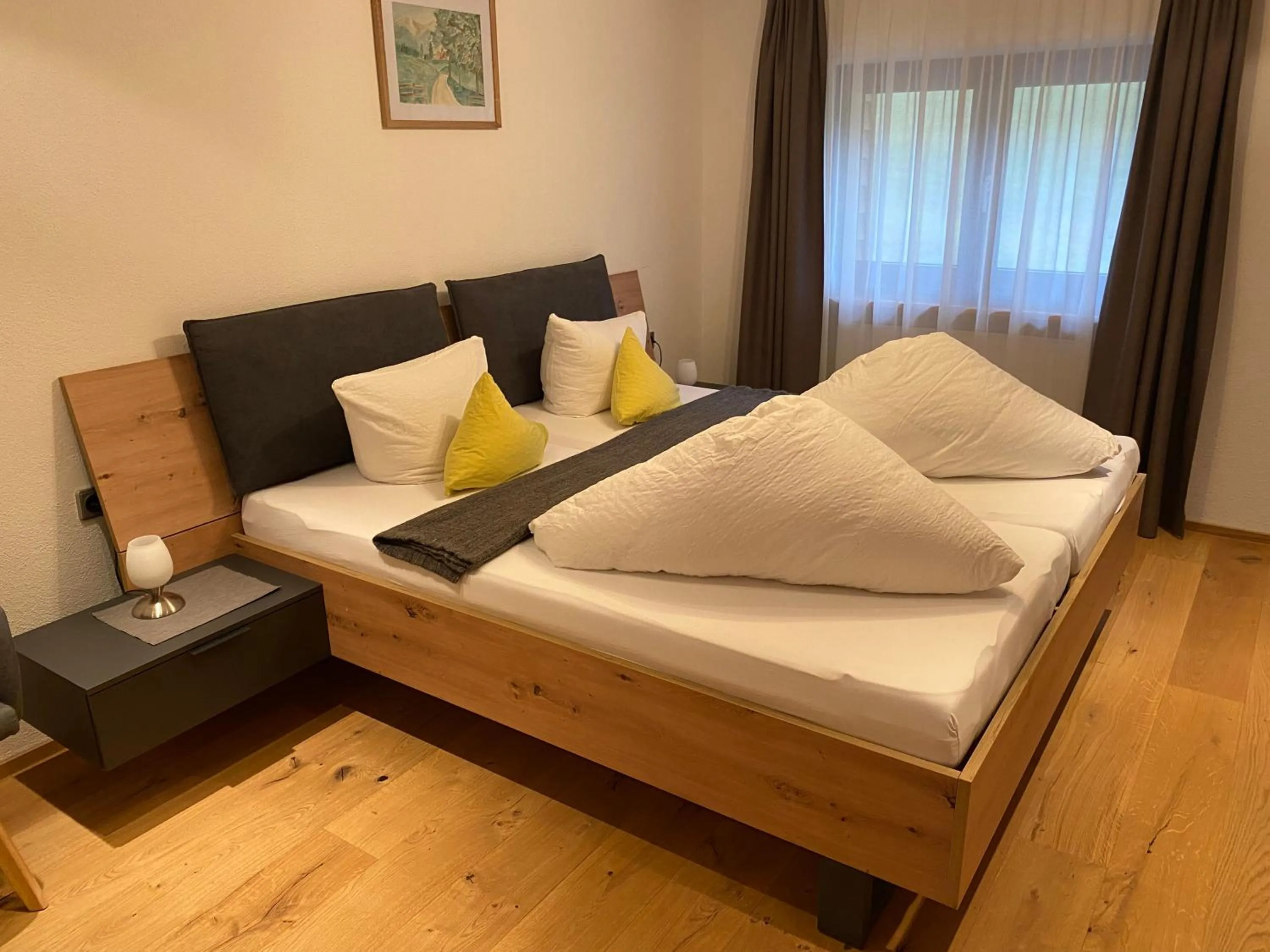 Photo of the whole room, Bed in Pension Aschlandhof