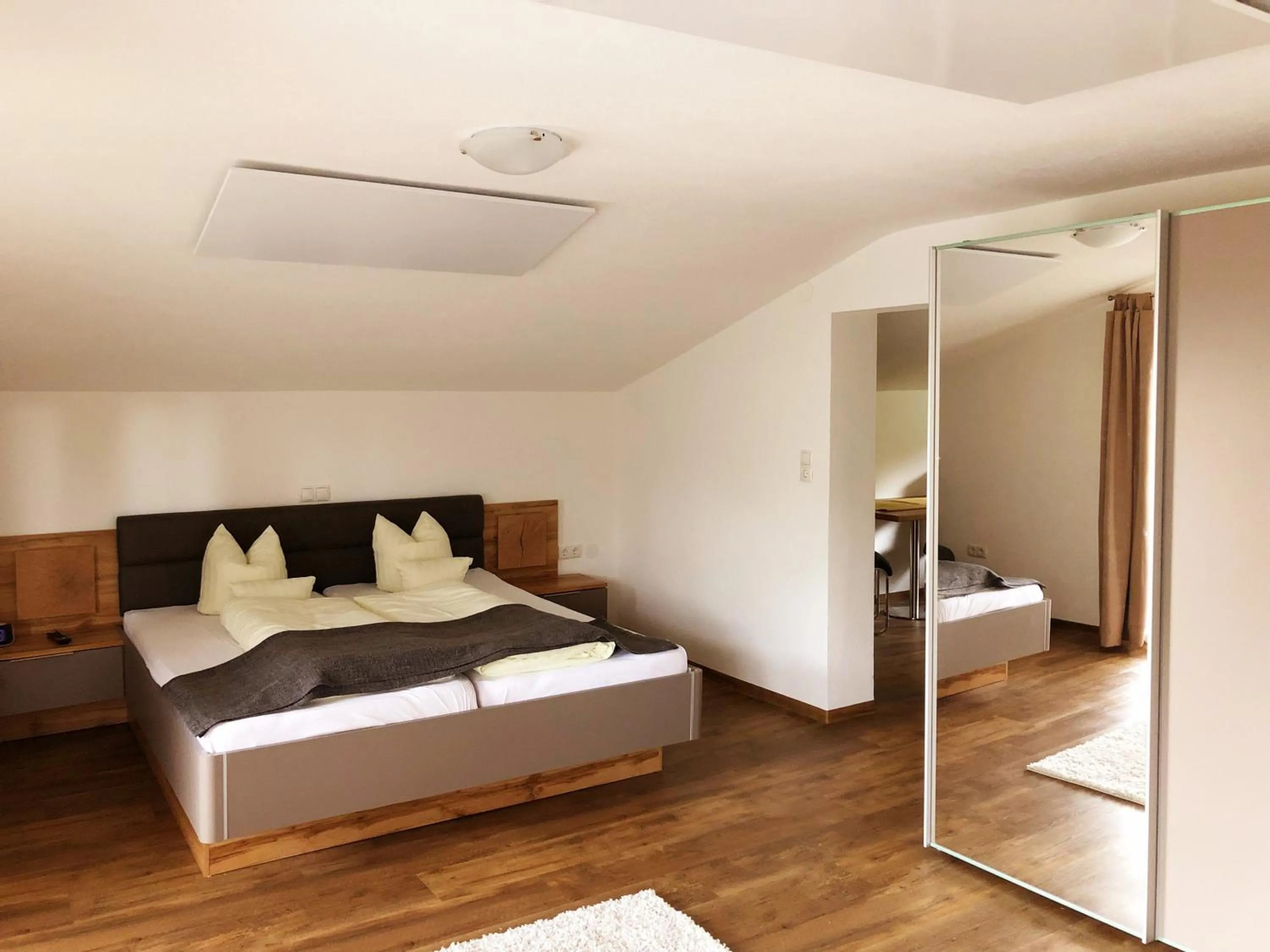 Bedroom, Bed in Pension Aschlandhof