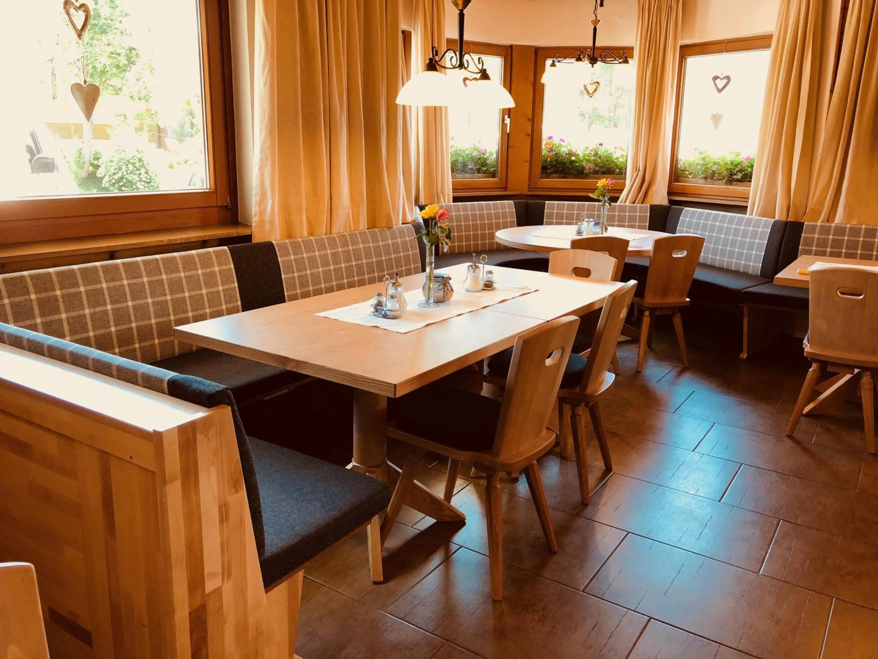 Restaurant/places to eat in Pension Aschlandhof