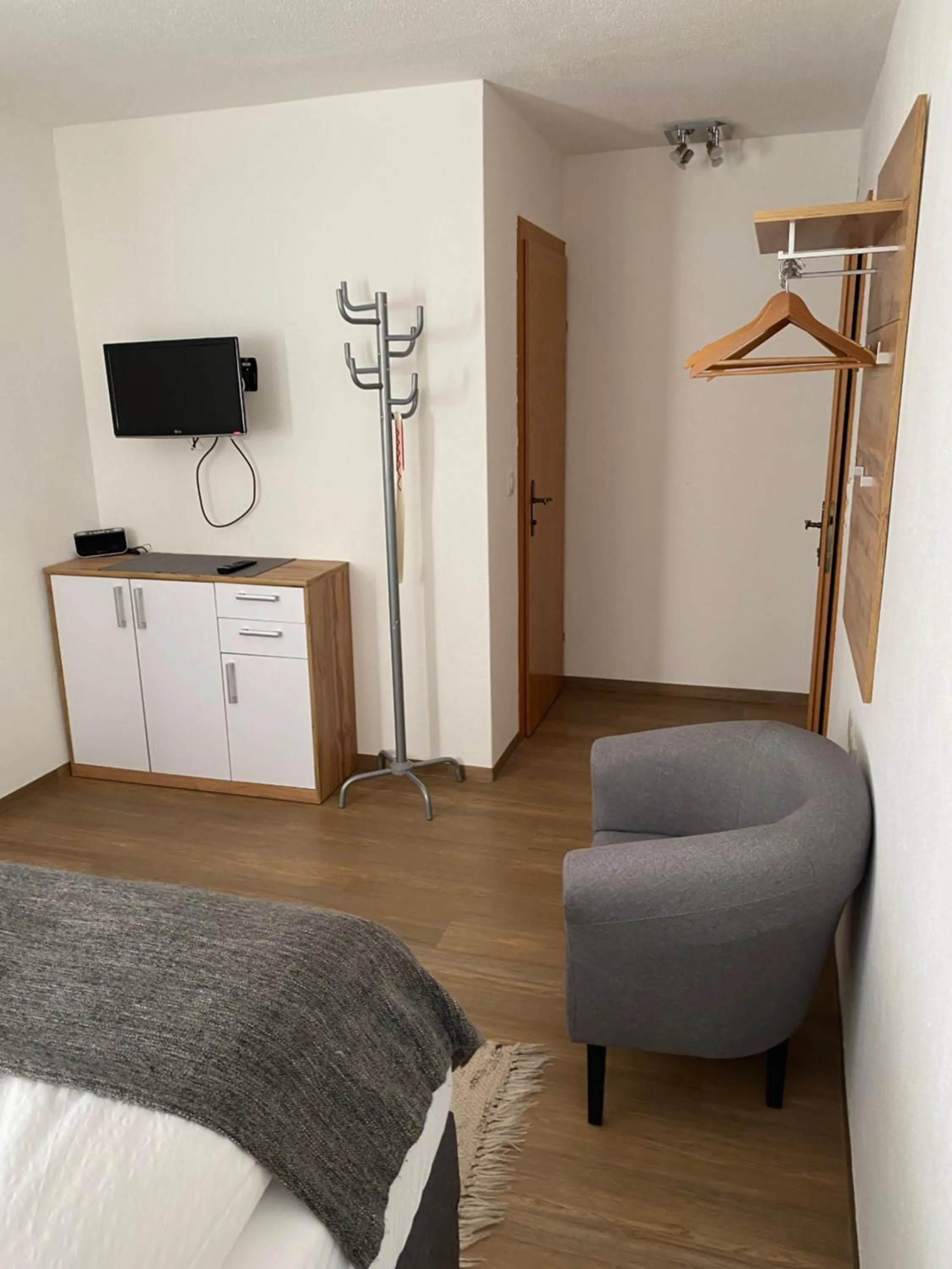 Photo of the whole room, Bed in Pension Aschlandhof